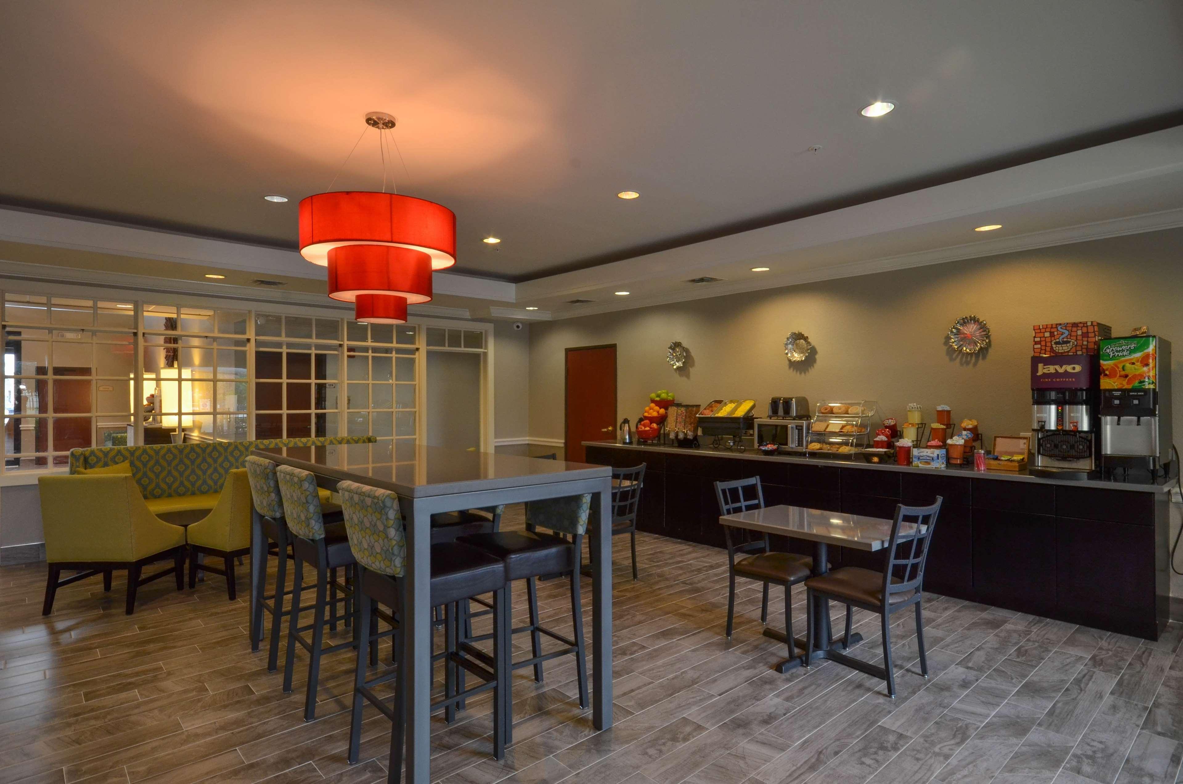 Best Western Galleria &