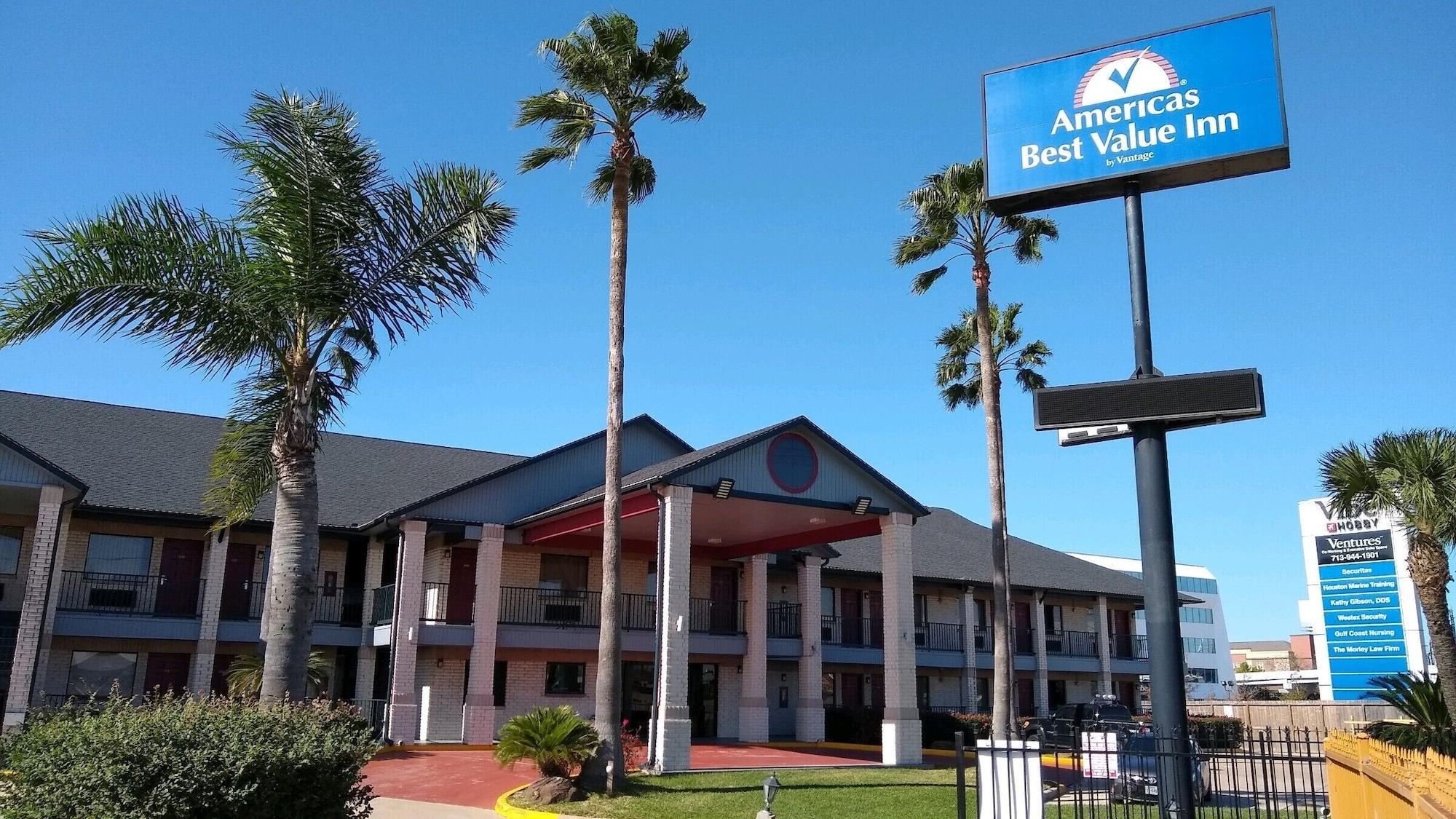 Americas Best Value Hobby Airport 3*
