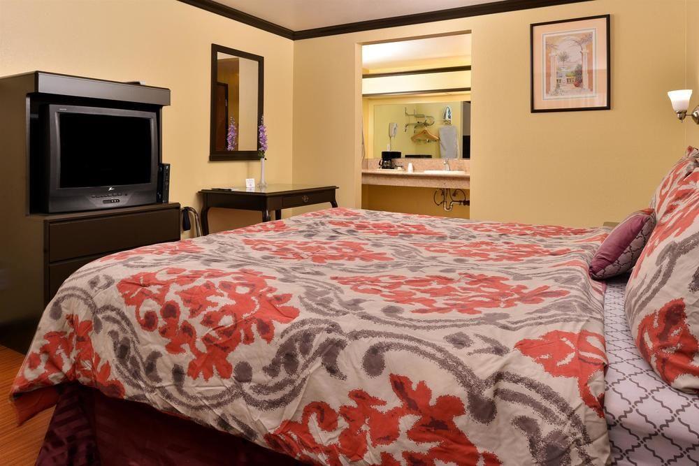 Americas Value Hotel Pasadena