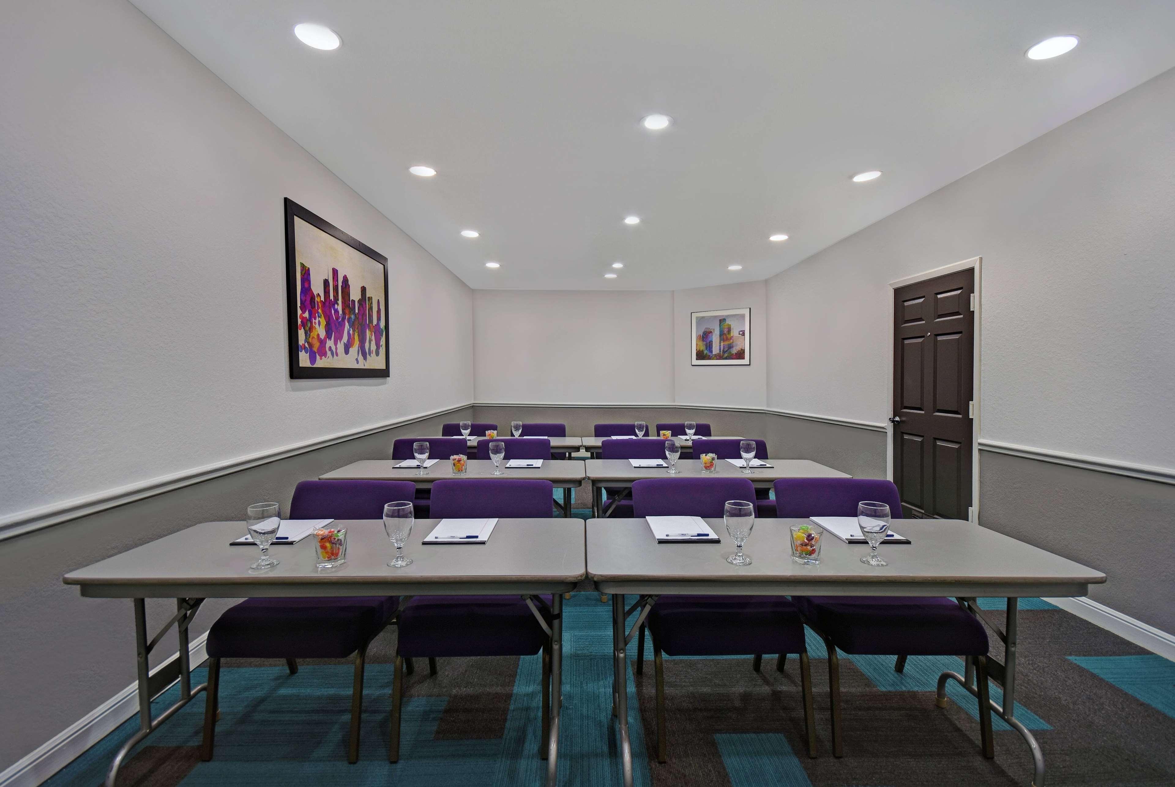 Baymont By Wyndham Houston/westchase Hotel