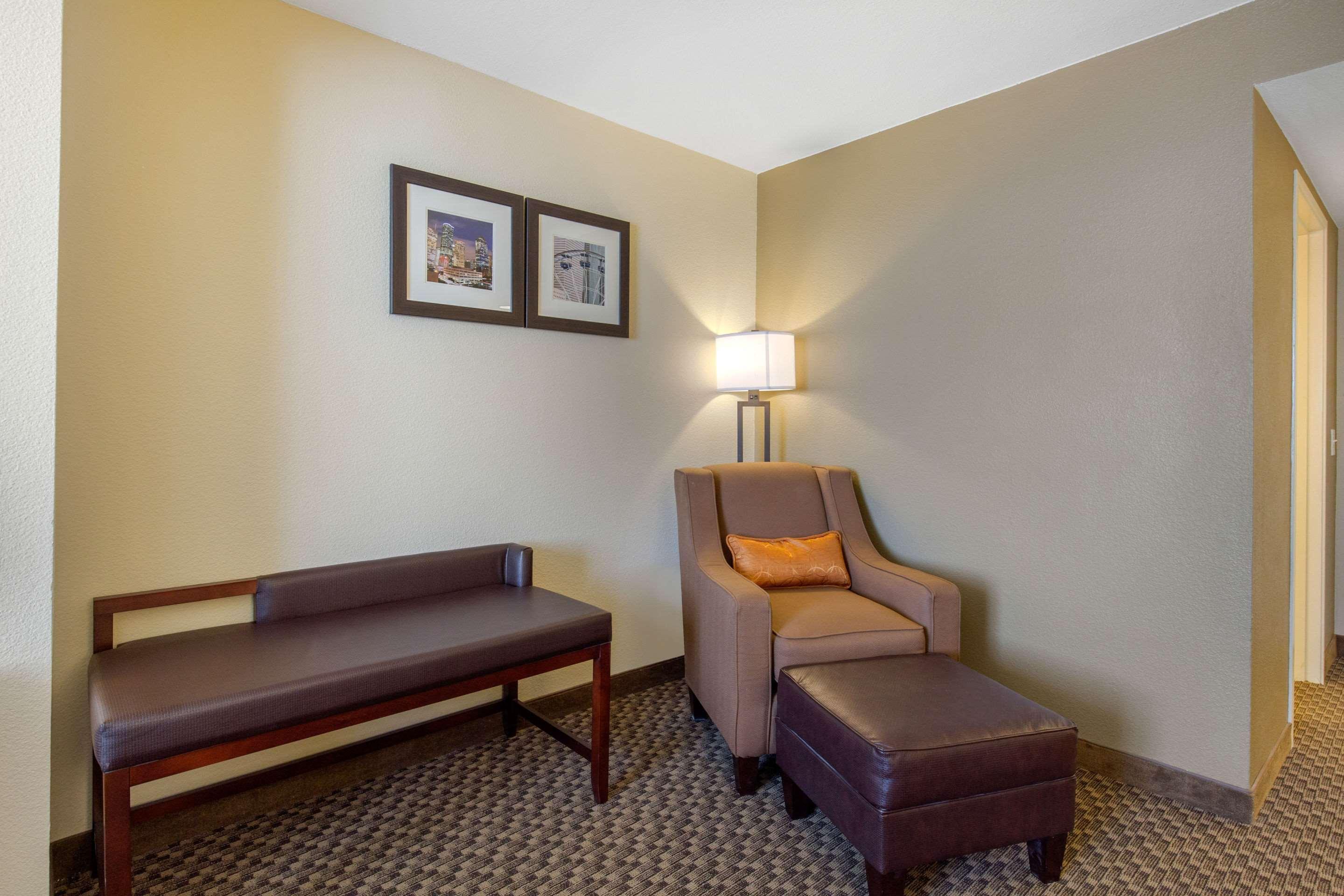 Comfort & Sw Sugarland Hotel