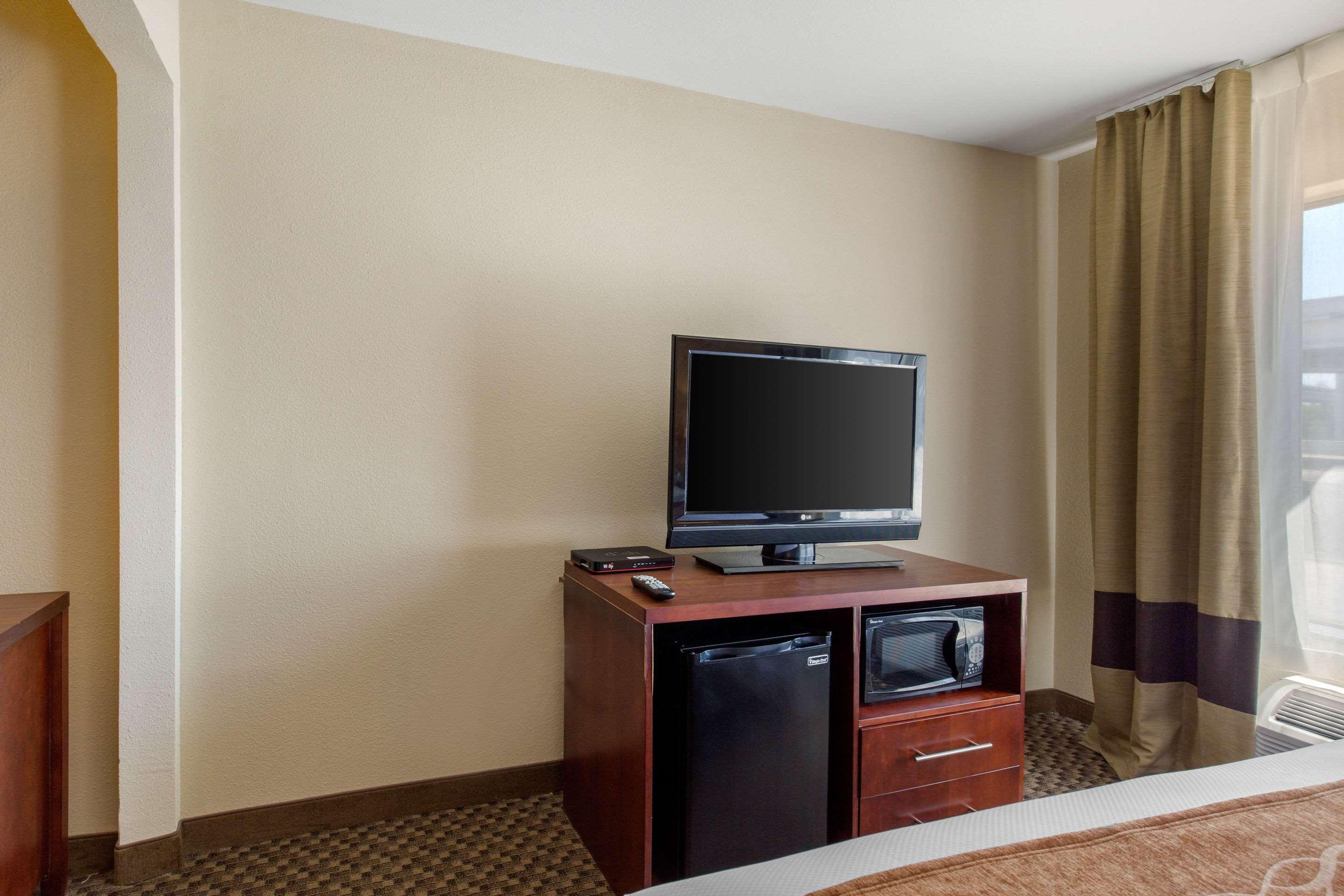 Comfort & Sw Sugarland Hotel 2*