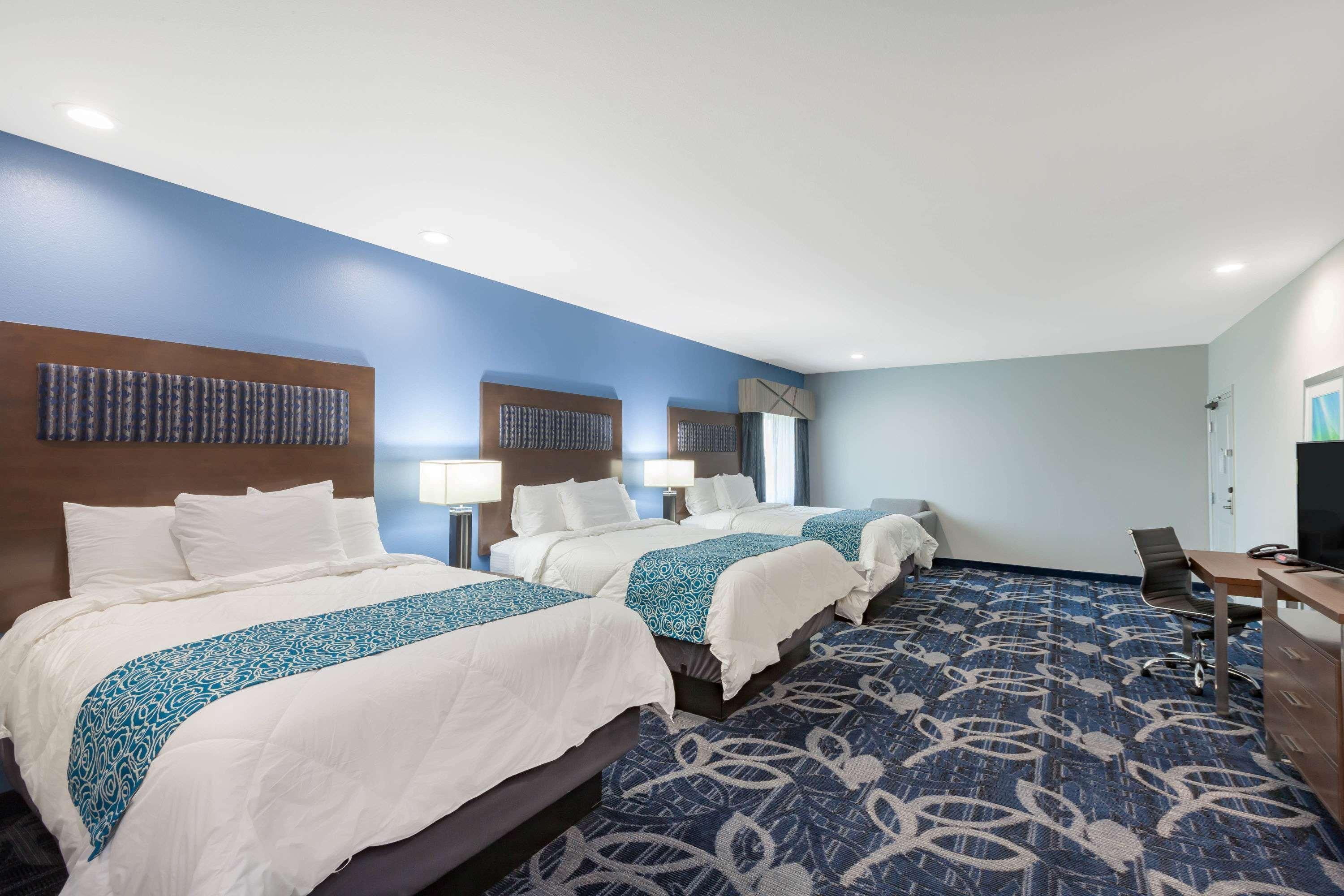 Baymont By Wyndham Hobby Airport Hotel