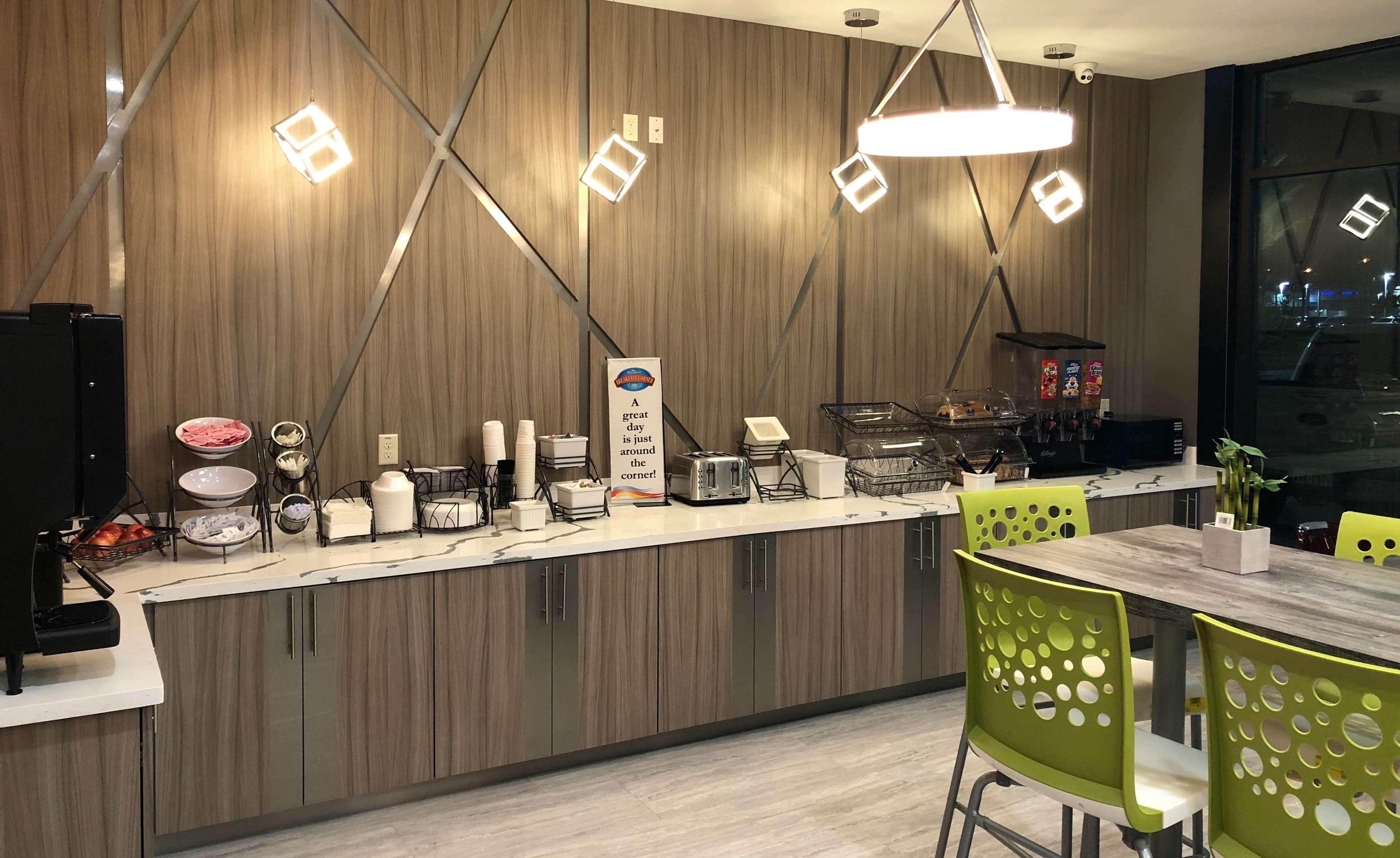 Hotel Baymont By Wyndham Hobby Airport