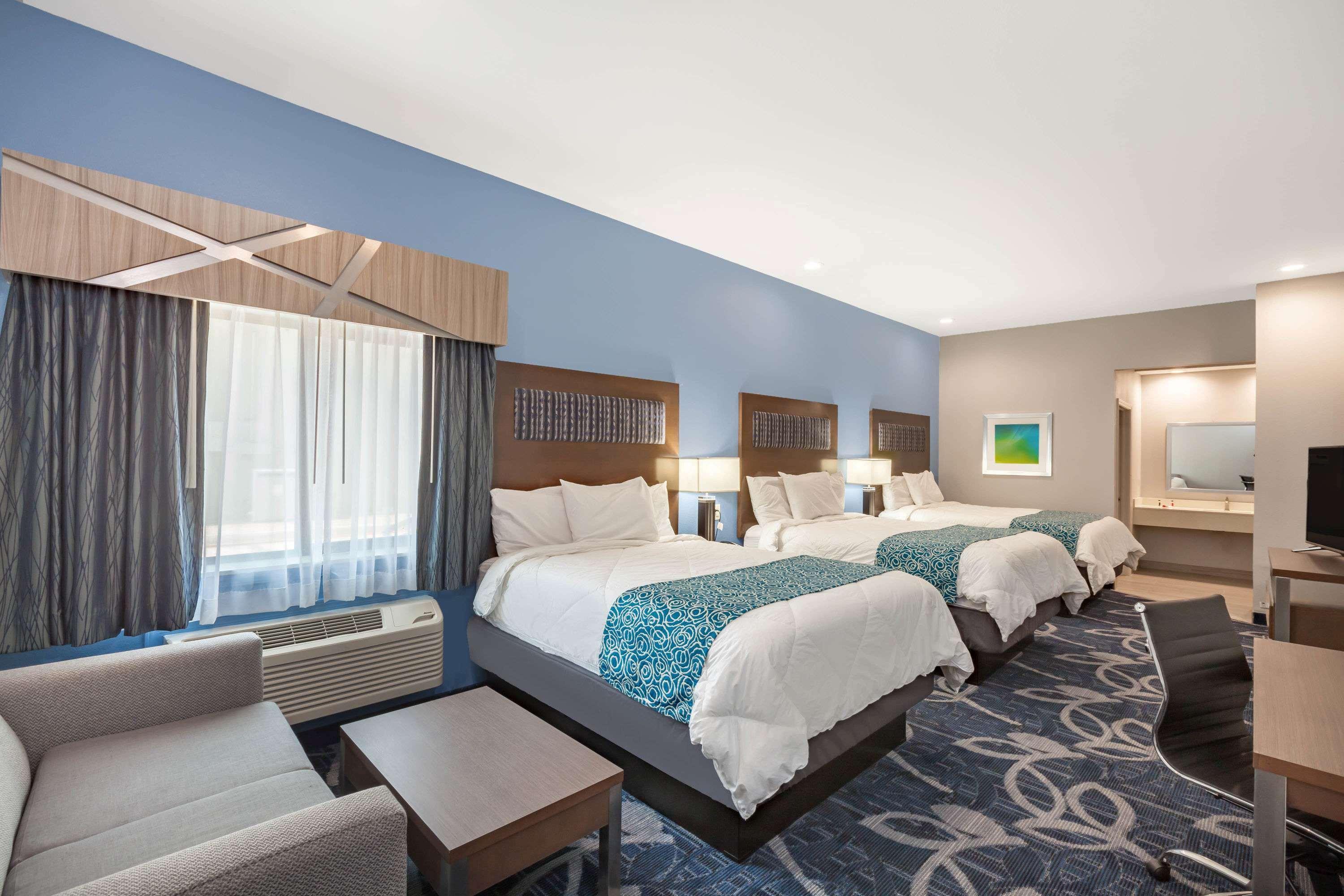 Baymont By Wyndham Hobby Airport Hotel 3*