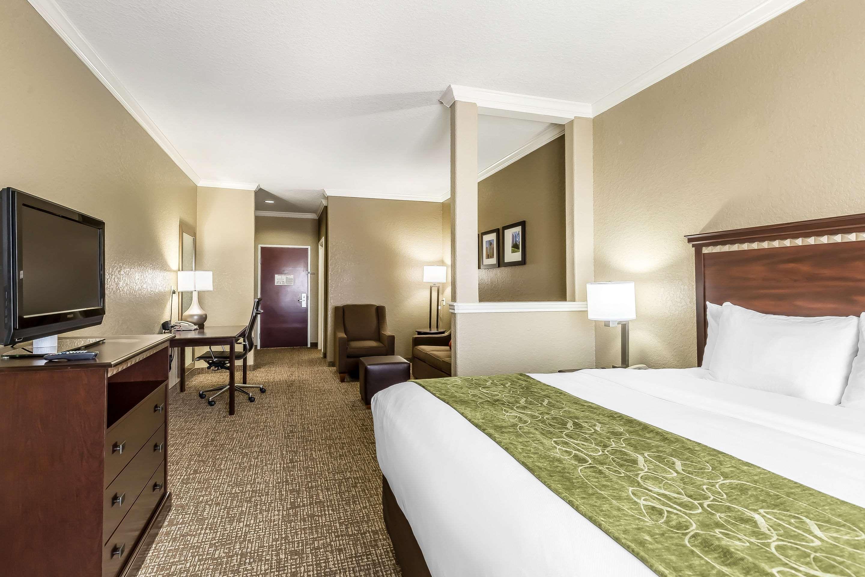Hotel Comfort Iah Airport - Beltway 8 3*
