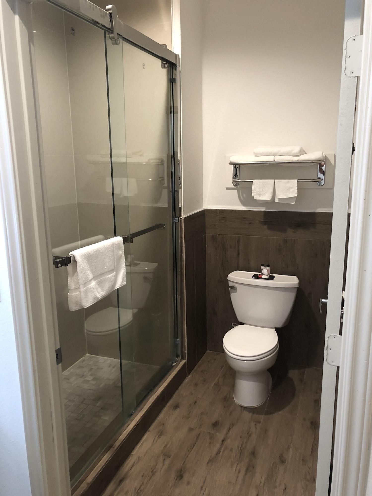 Baymont By Wyndham Kingwood 2*