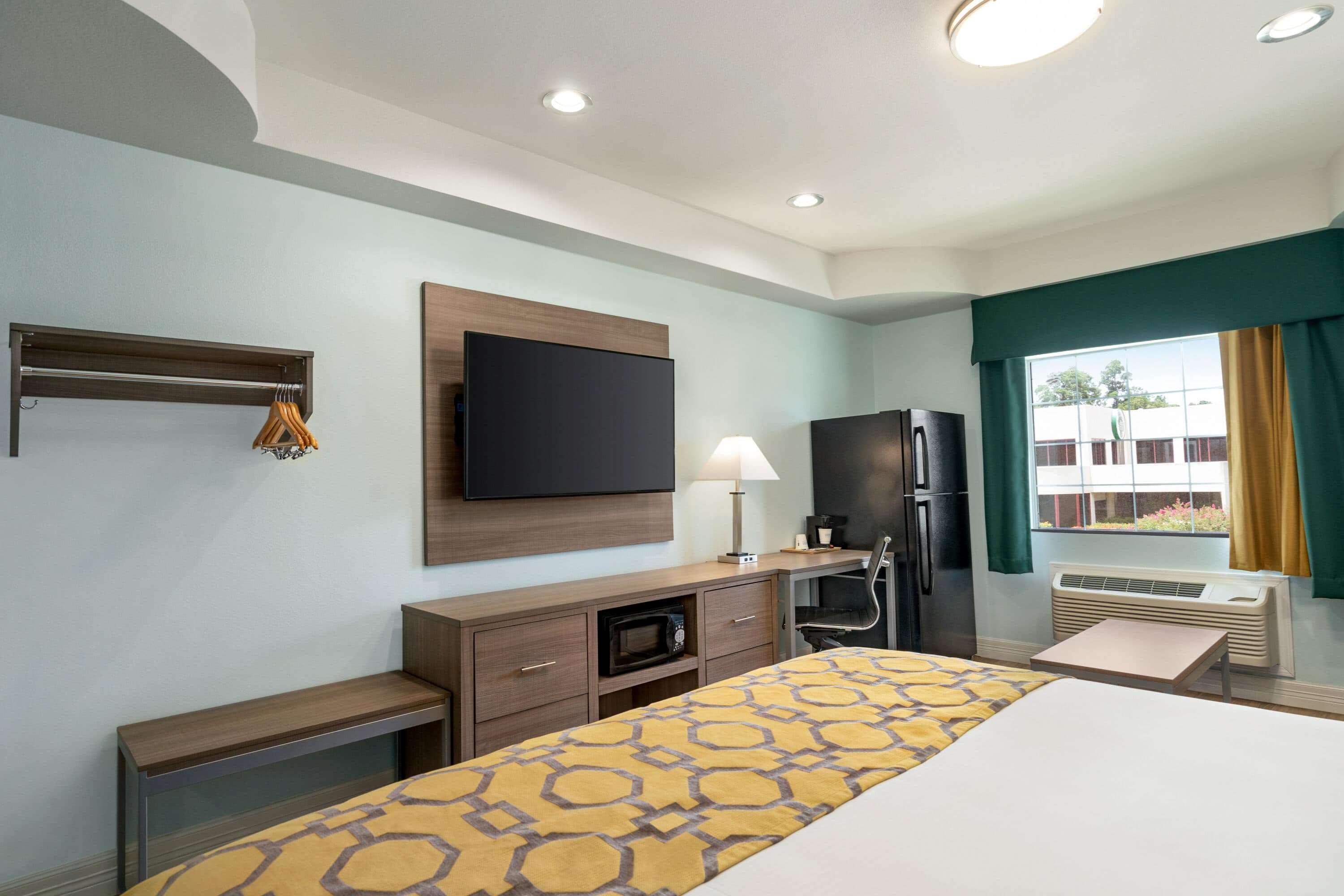 Baymont By Wyndham Kingwood Hotel Houston