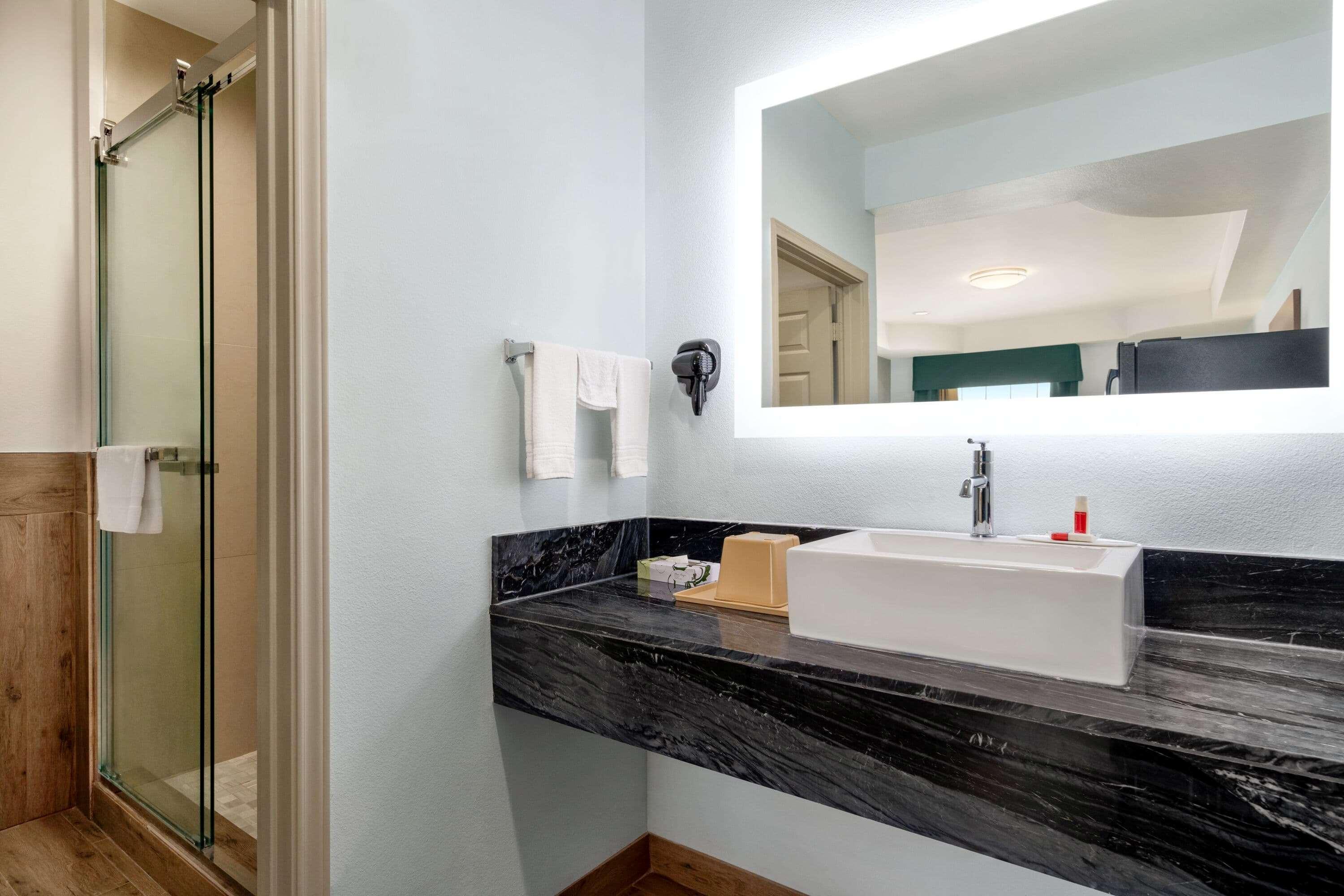 Hotel Baymont By Wyndham Kingwood