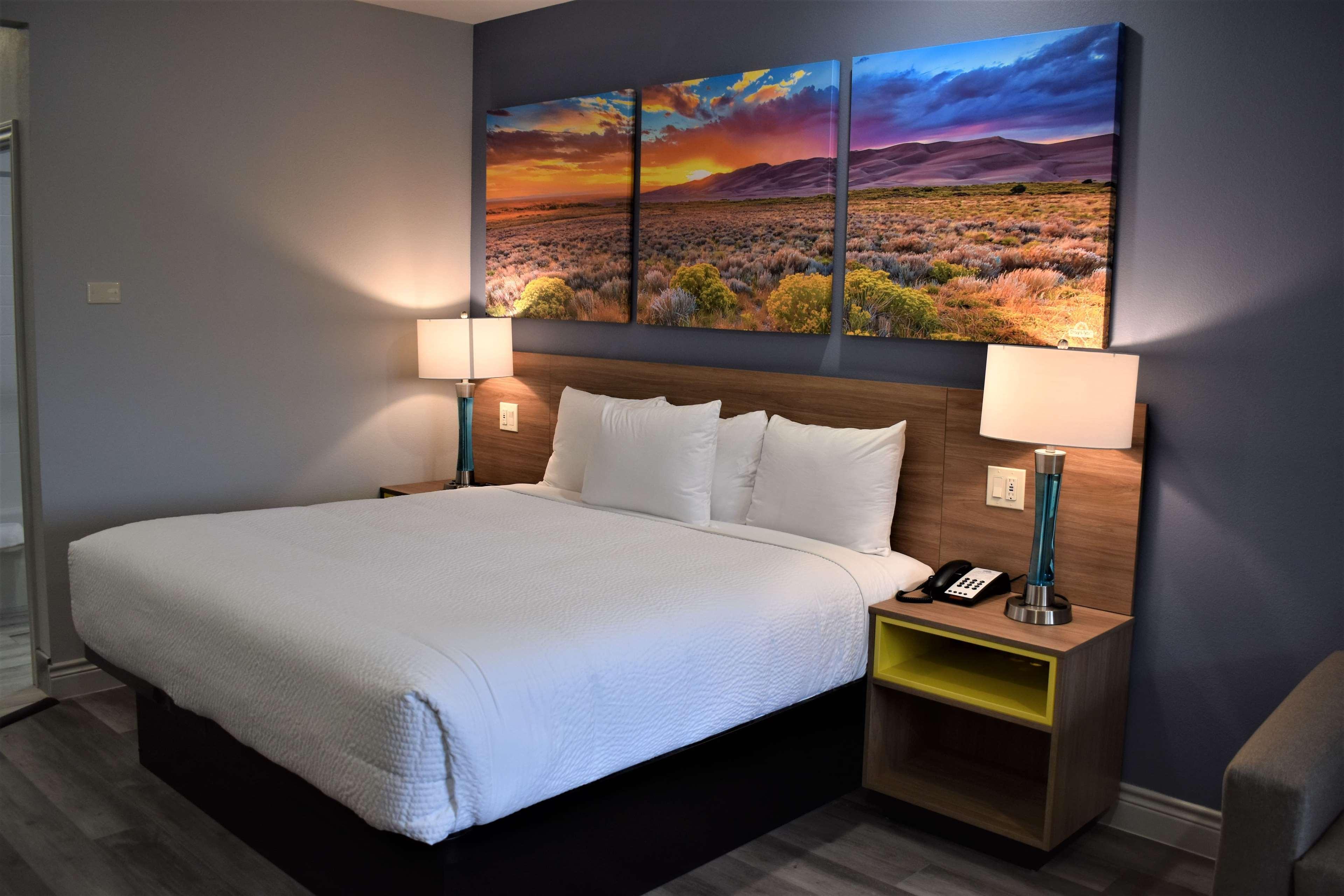 Days & By Wyndham Downtown/university Of Hotel 3*