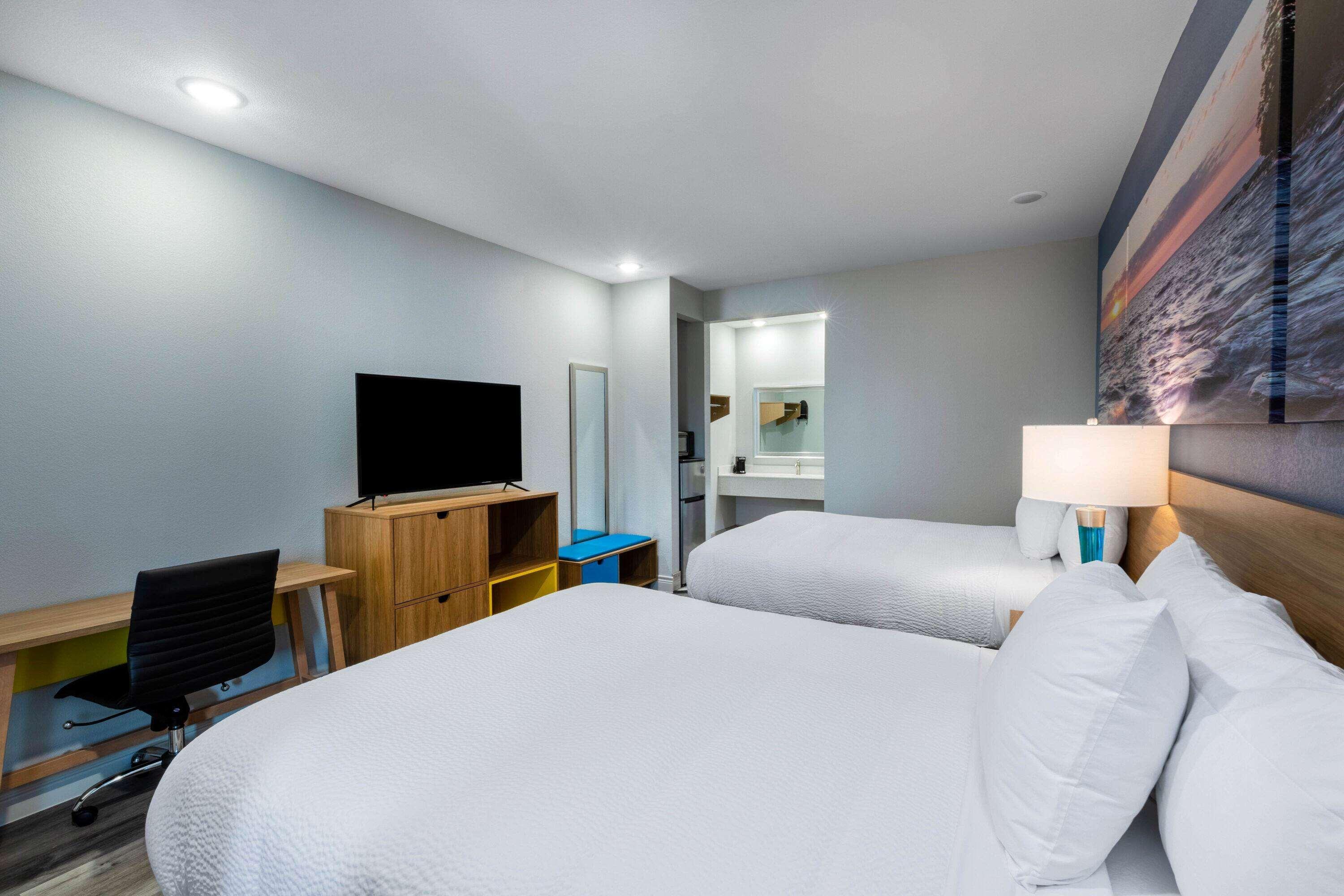 Days & By Wyndham Downtown/university Of Hotel 3*
