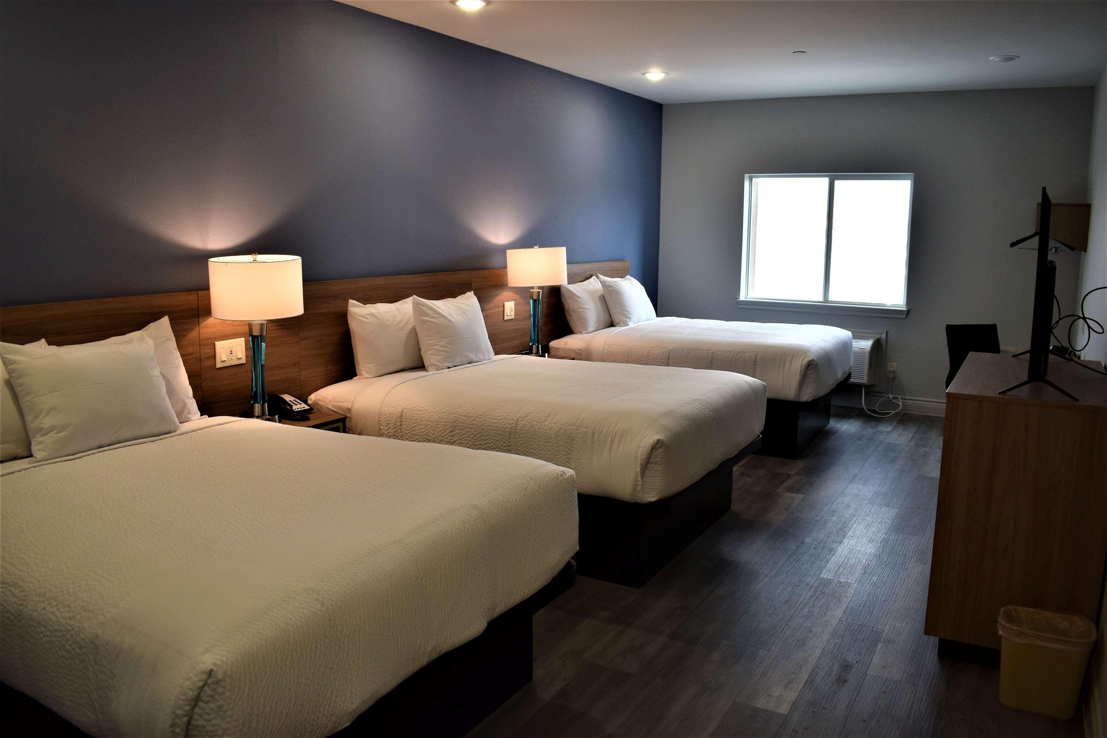 Days & By Wyndham Downtown/university Of 3* Houston