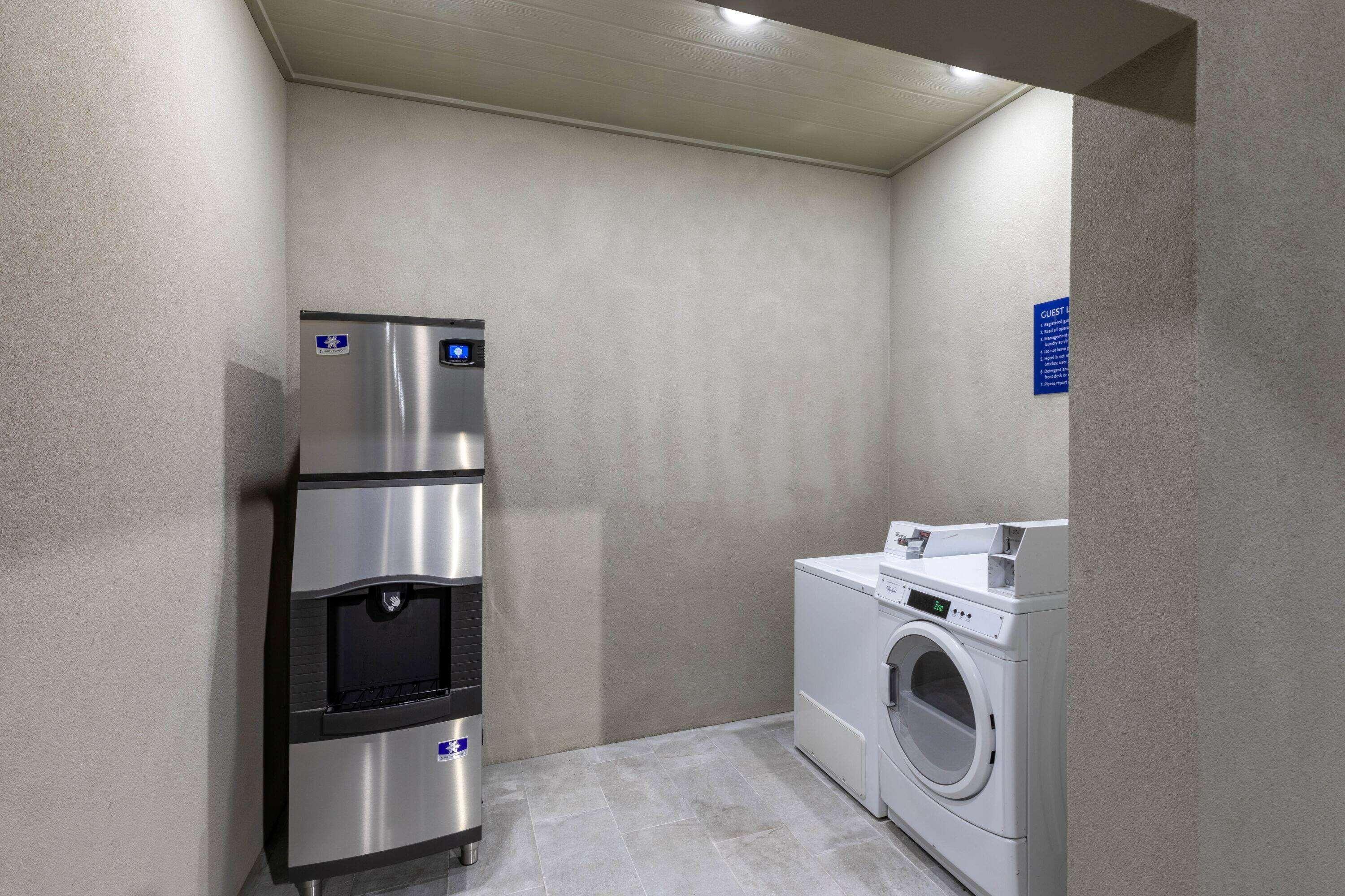 Hotel Days & By Wyndham Downtown/university Of