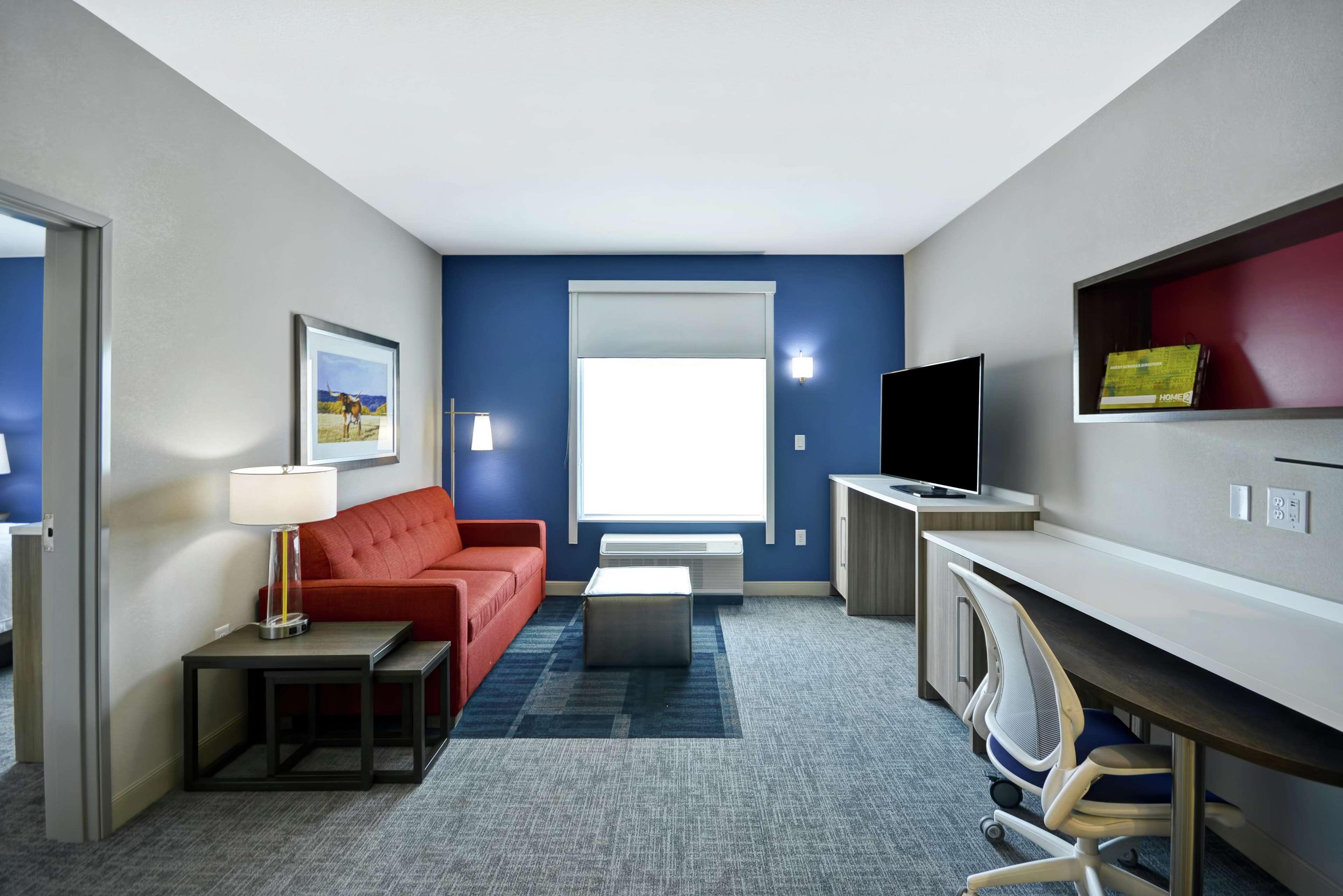 Home2 Westchase Hotel 3*