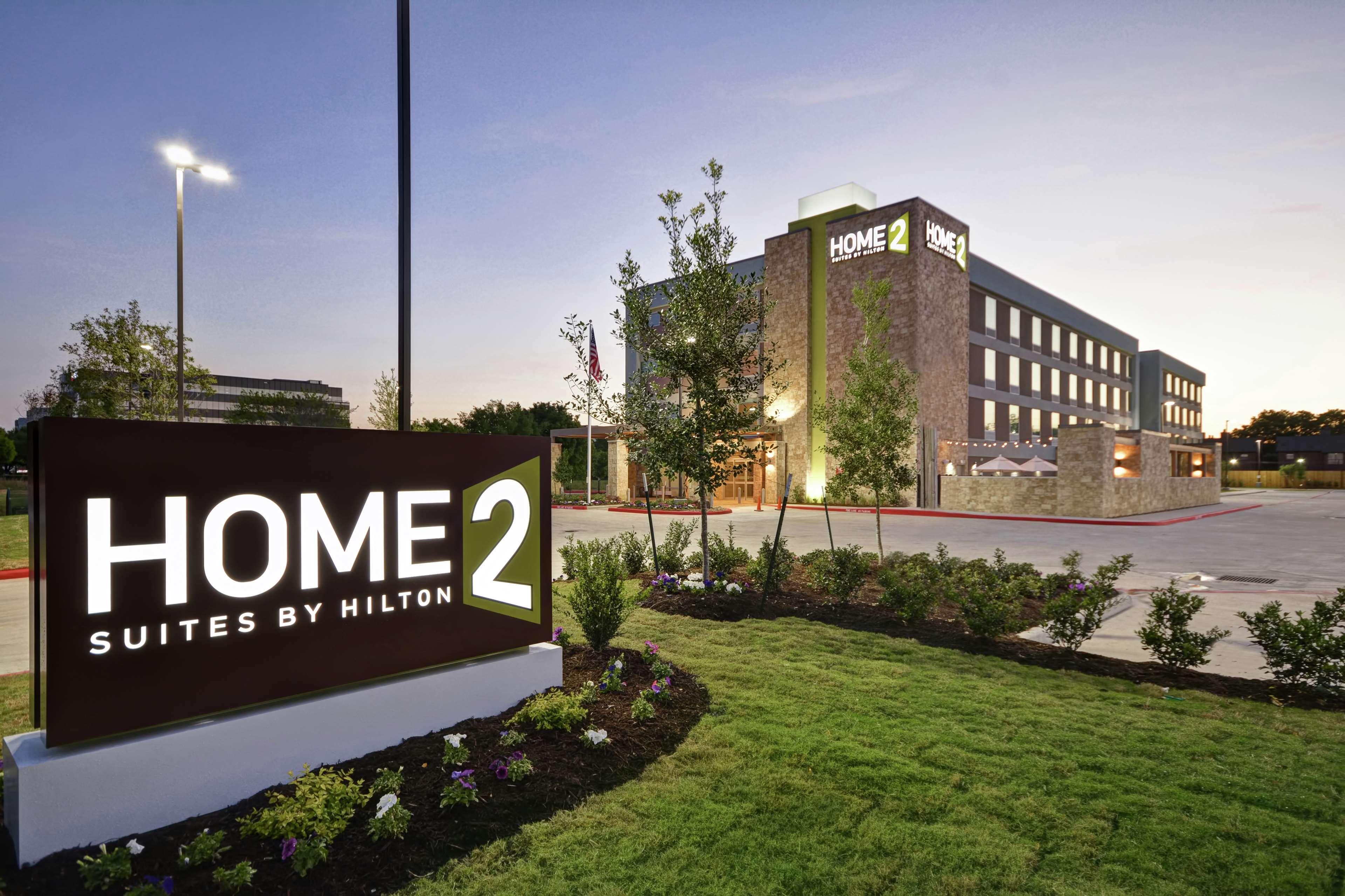 Home2 Westchase Hotel 3*