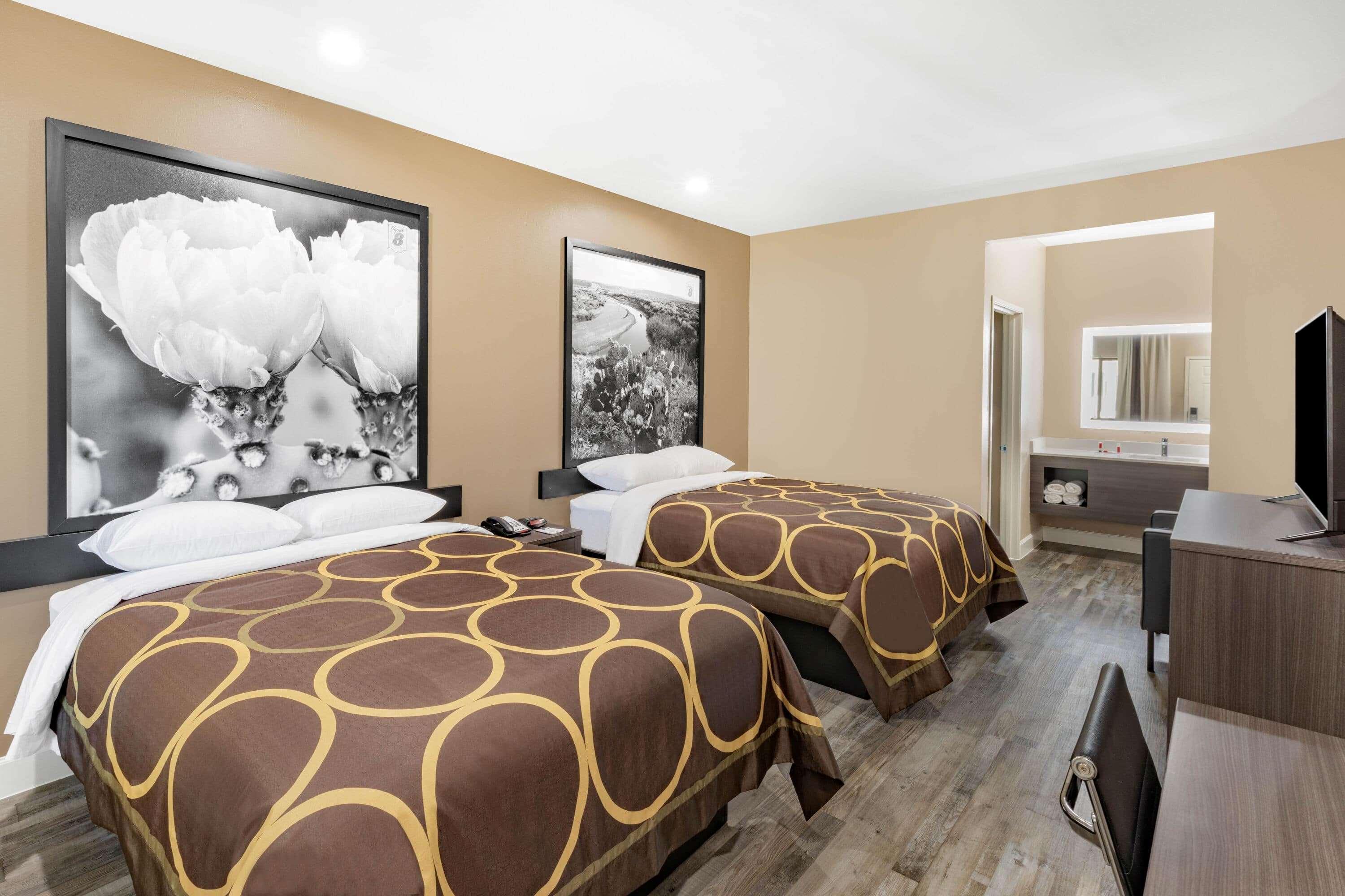 Hotel Super 8 By Wyndham Nw Beltway 8-west Rd 3*