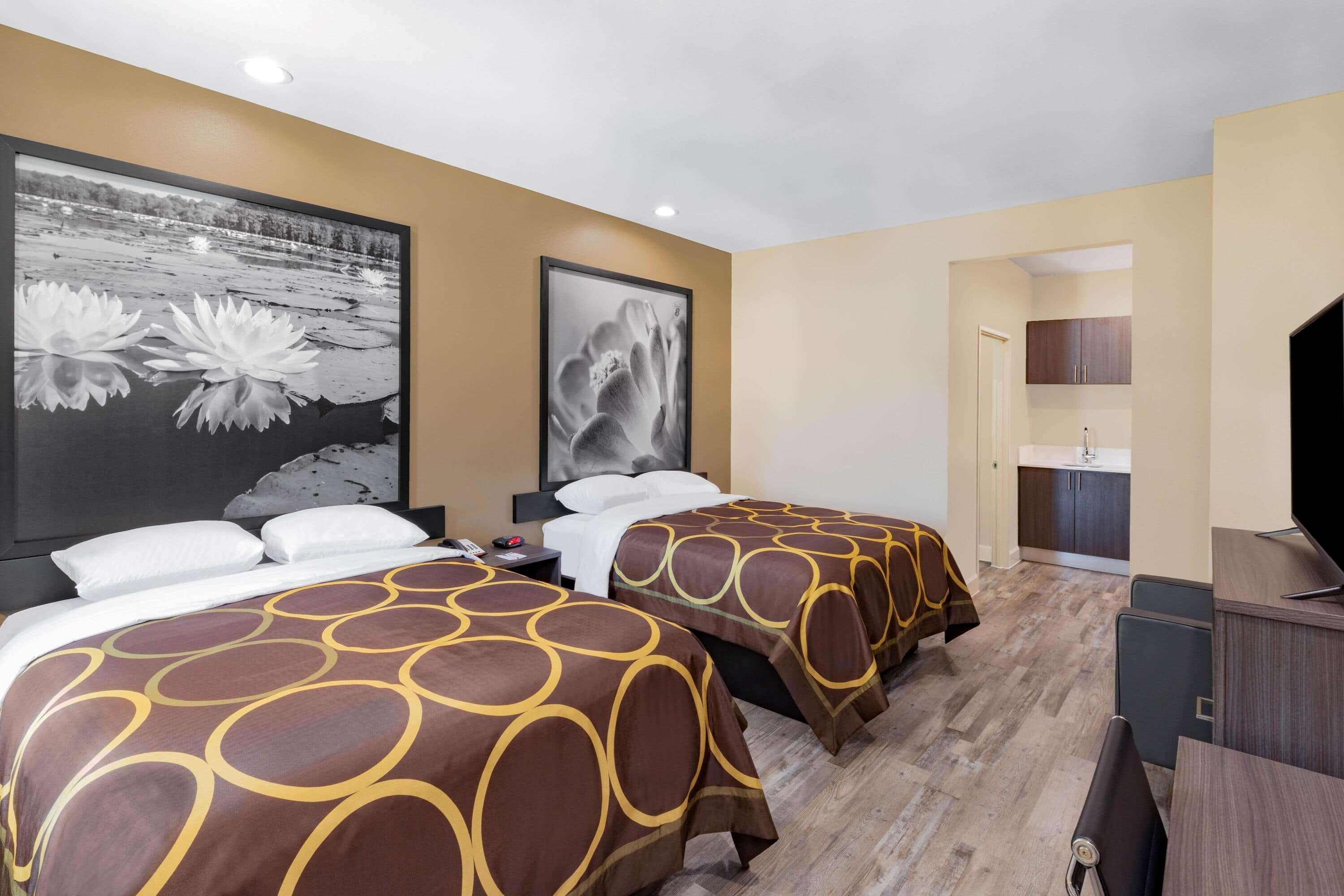 Hotel Super 8 By Wyndham Nw Beltway 8-west Rd 3*