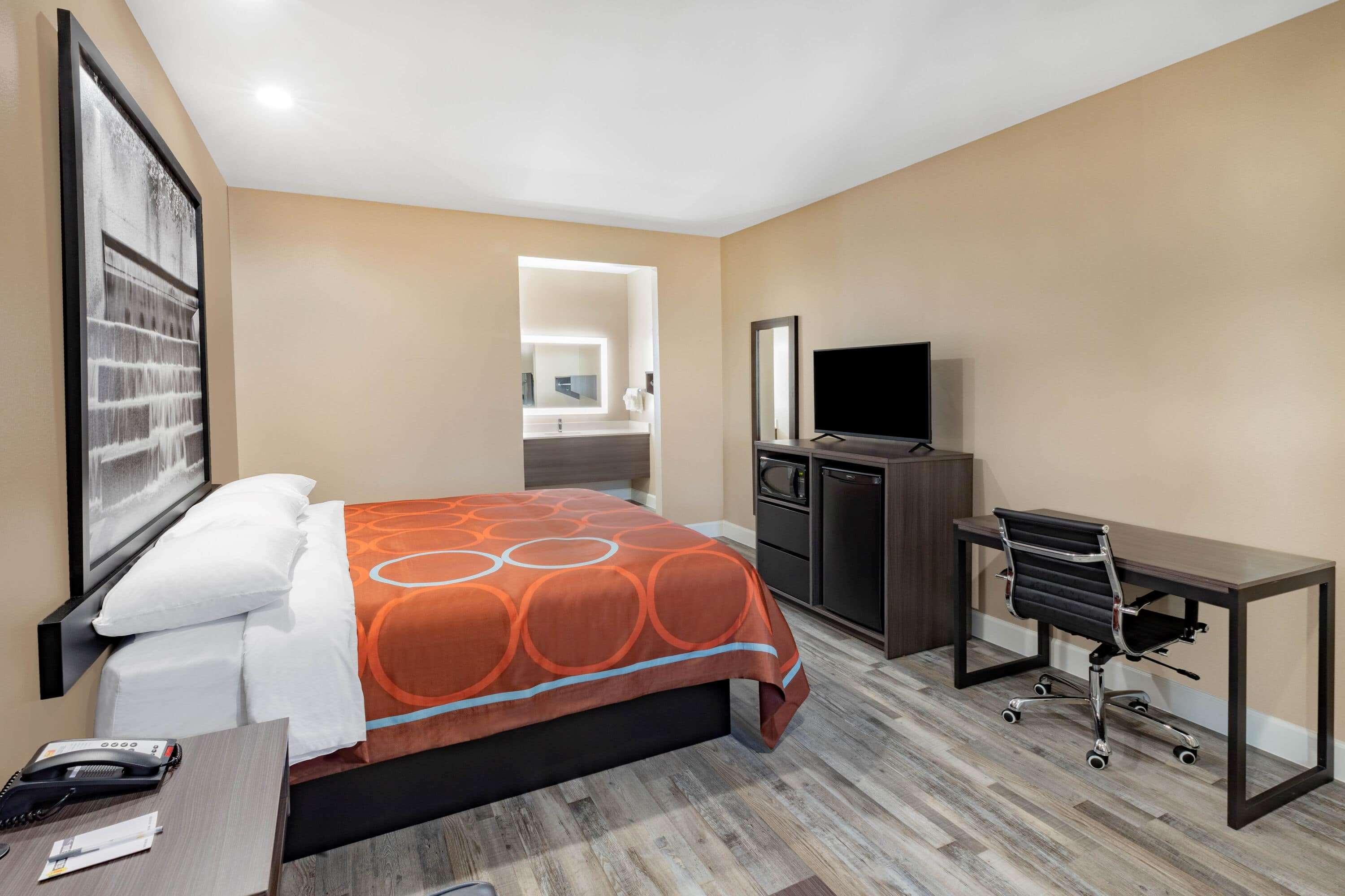 Hotel Super 8 By Wyndham Nw Beltway 8-west Rd