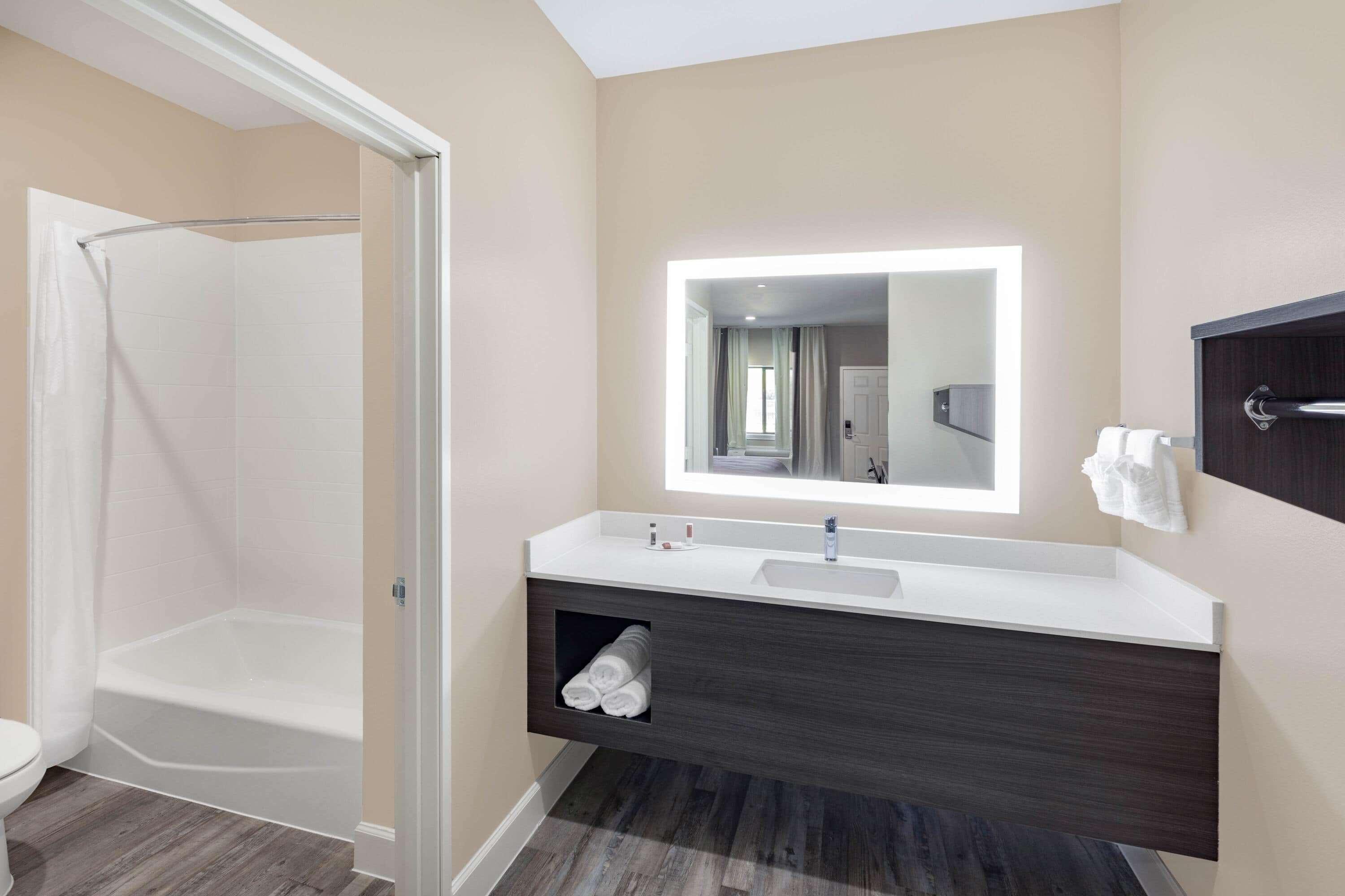 Super 8 By Wyndham Nw Beltway 8-west Rd Houston
