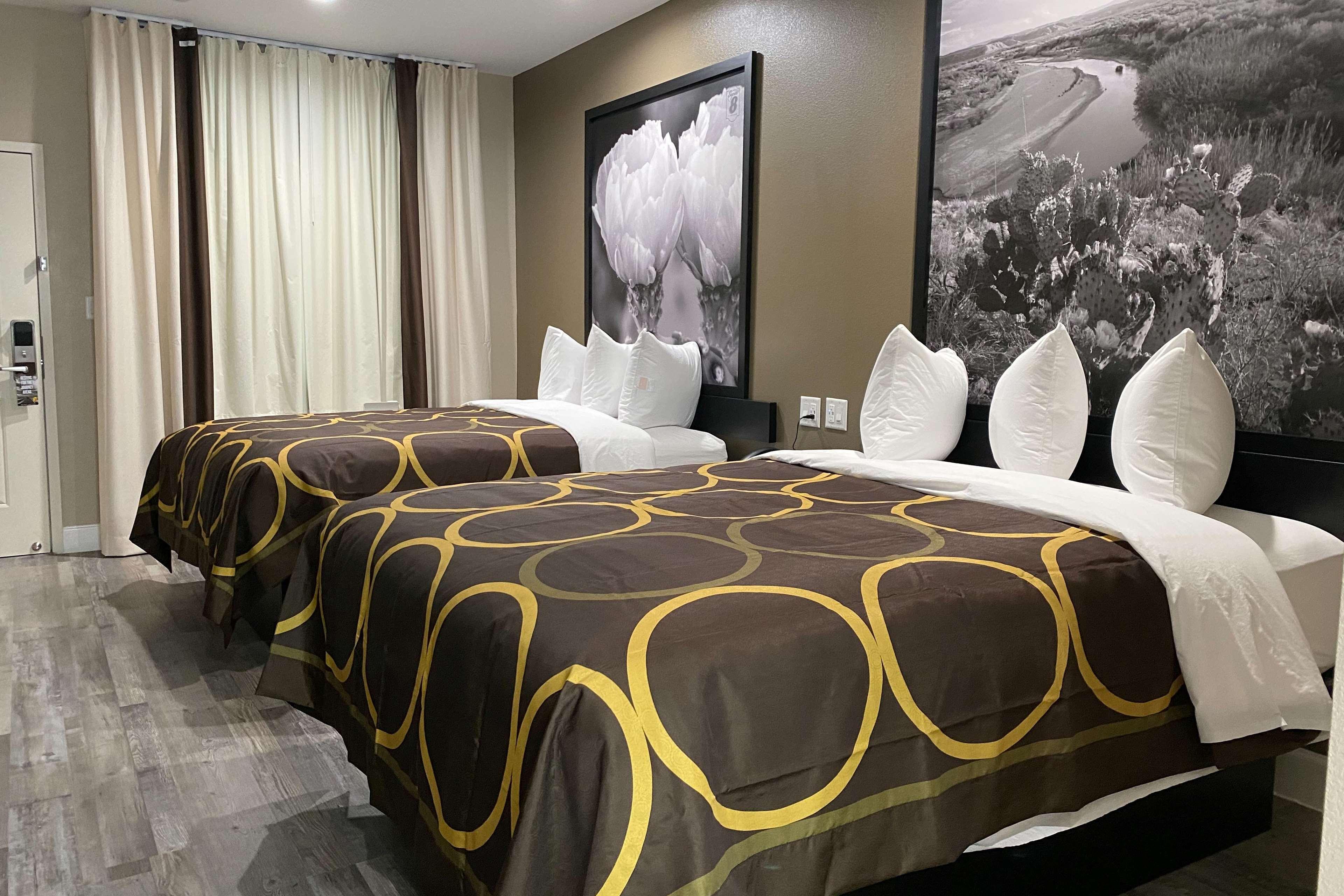 Super 8 By Wyndham Nw Beltway 8-west Rd Hotel