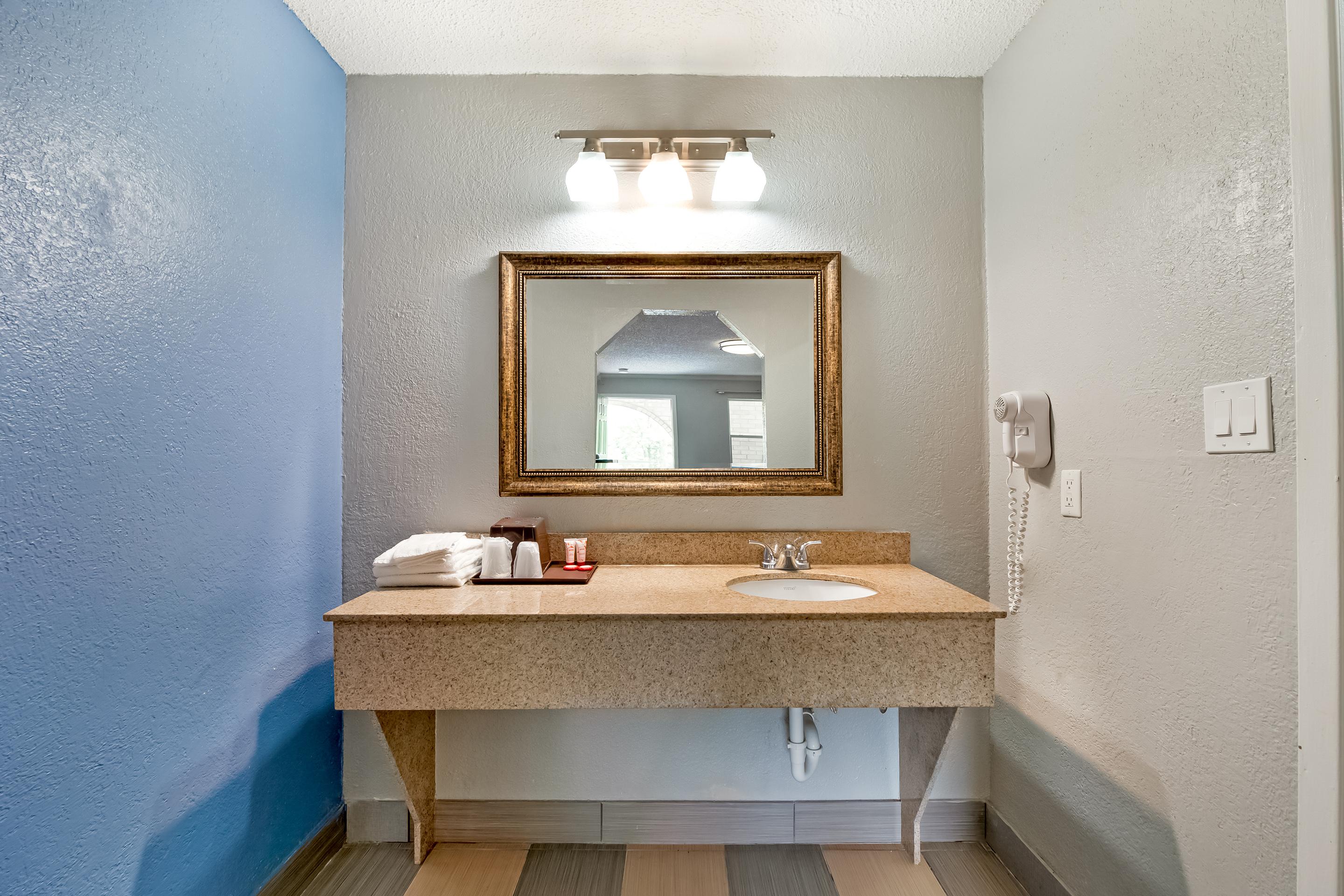 Oyo I-69 & I-610 Hotel