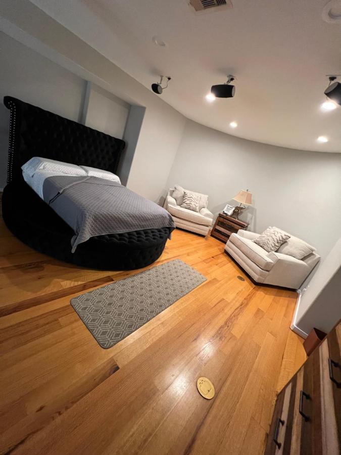 Luxuria Mini-mansion Near Downtown * Houston