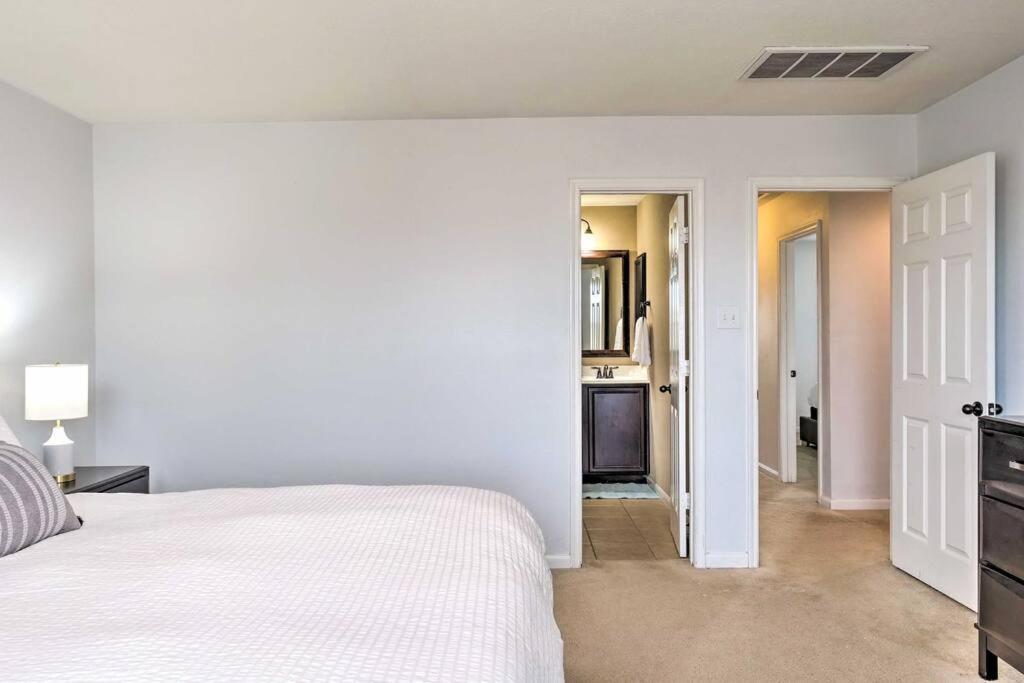 Holiday home 3 Bedroom 2.5 Bath With Office Houston