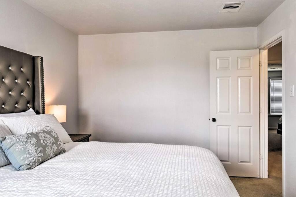 3 Bedroom 2.5 Bath With Office Holiday home *