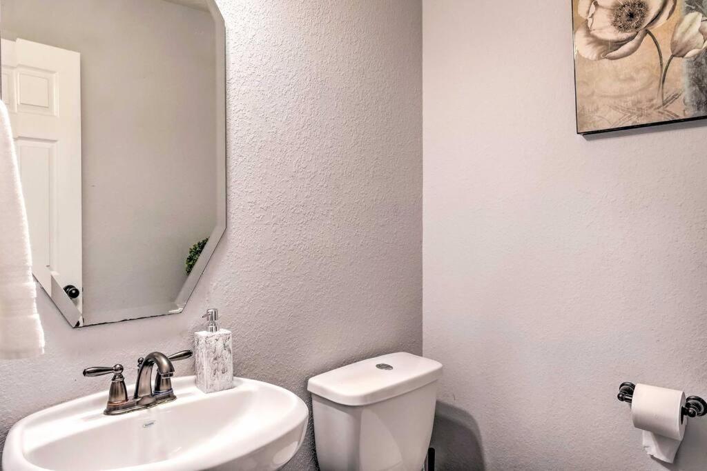3 Bedroom 2.5 Bath With Office Houston
