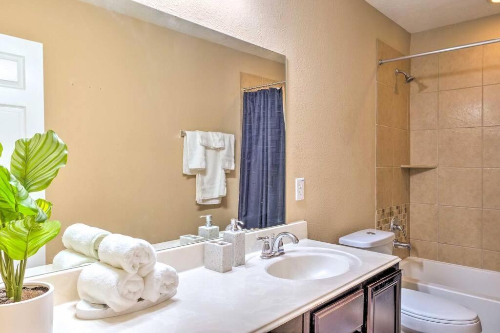 Holiday home 3 Bedroom 2.5 Bath With Office Houston