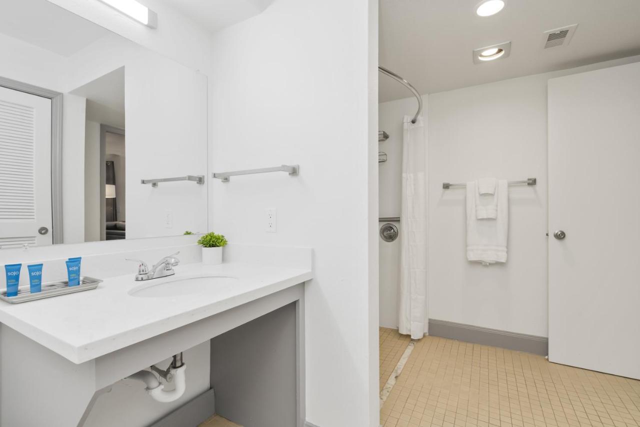 Apartment W Handicap Access - Walk To Texas Medical Center, Nrg, Rice University, Parks, Zoo