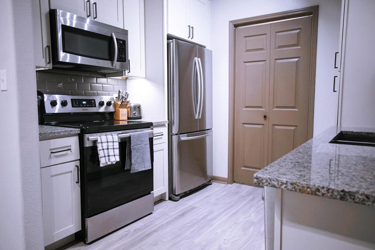 Beyond Living Houston Suites Near Nrg Apartment