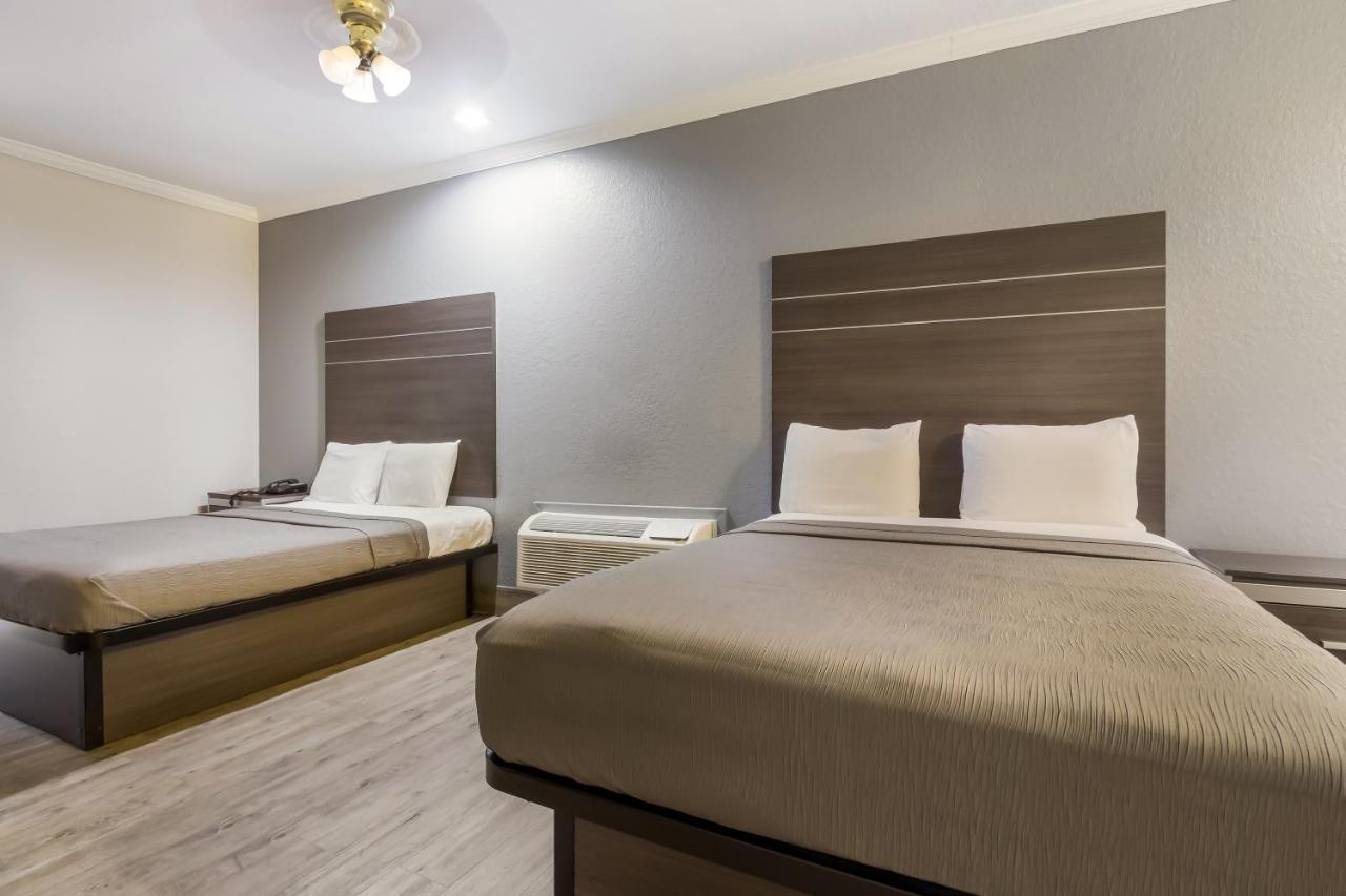 Hotel Americas Best Value Platinum & 2*