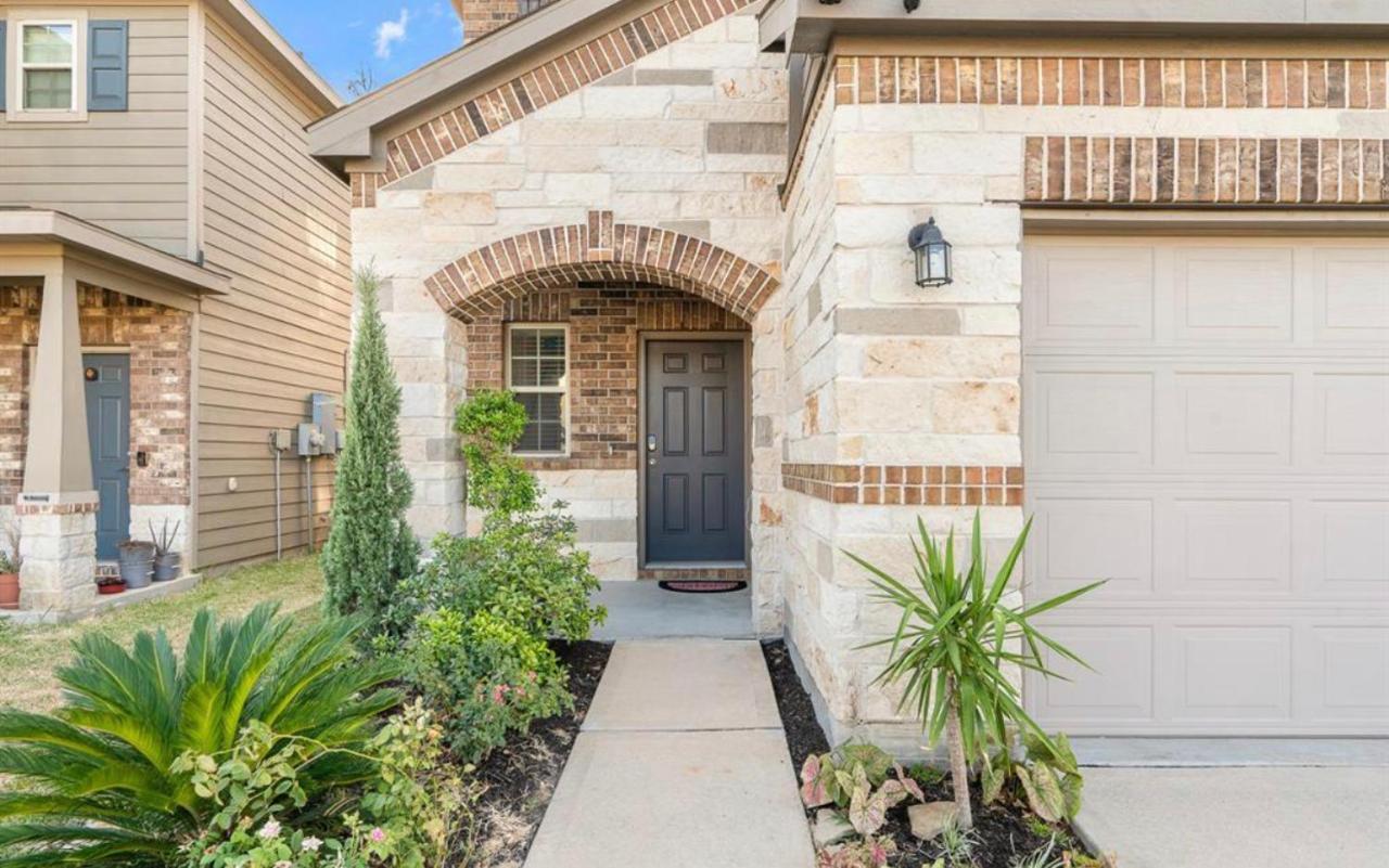 N-e-g House - Near David Wayne Hooks Airport Holiday home Houston