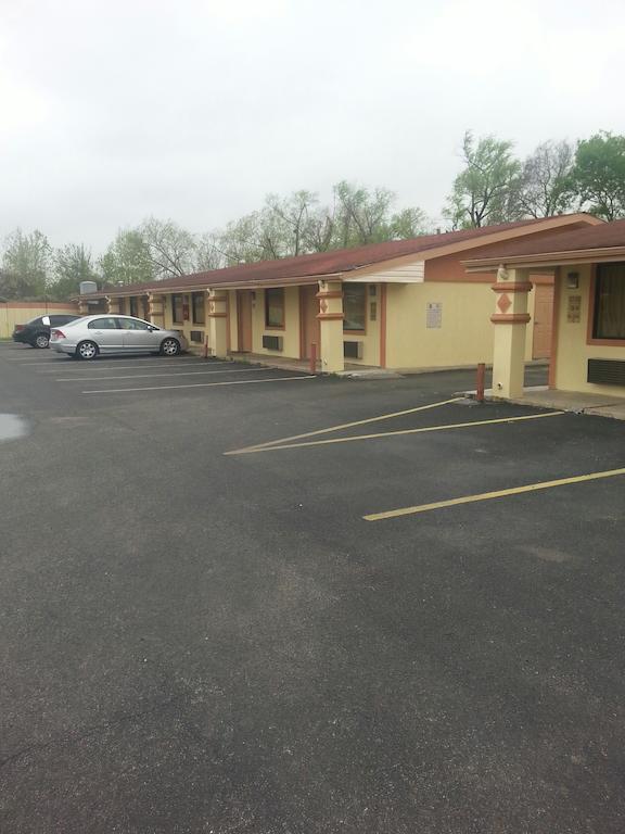 Motel Deluxe Houston