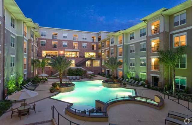 Apartment Stylish Nrg Stadium Apartment: King Bed, Free Parking & Med Center Proximity