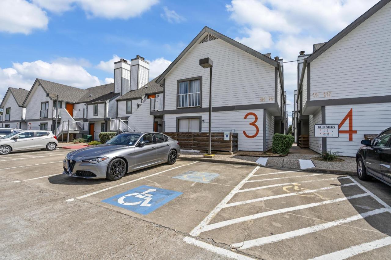 Apartment W Handicap Access - Walk To Texas Medical Center, Nrg, Rice University, Parks, Zoo *