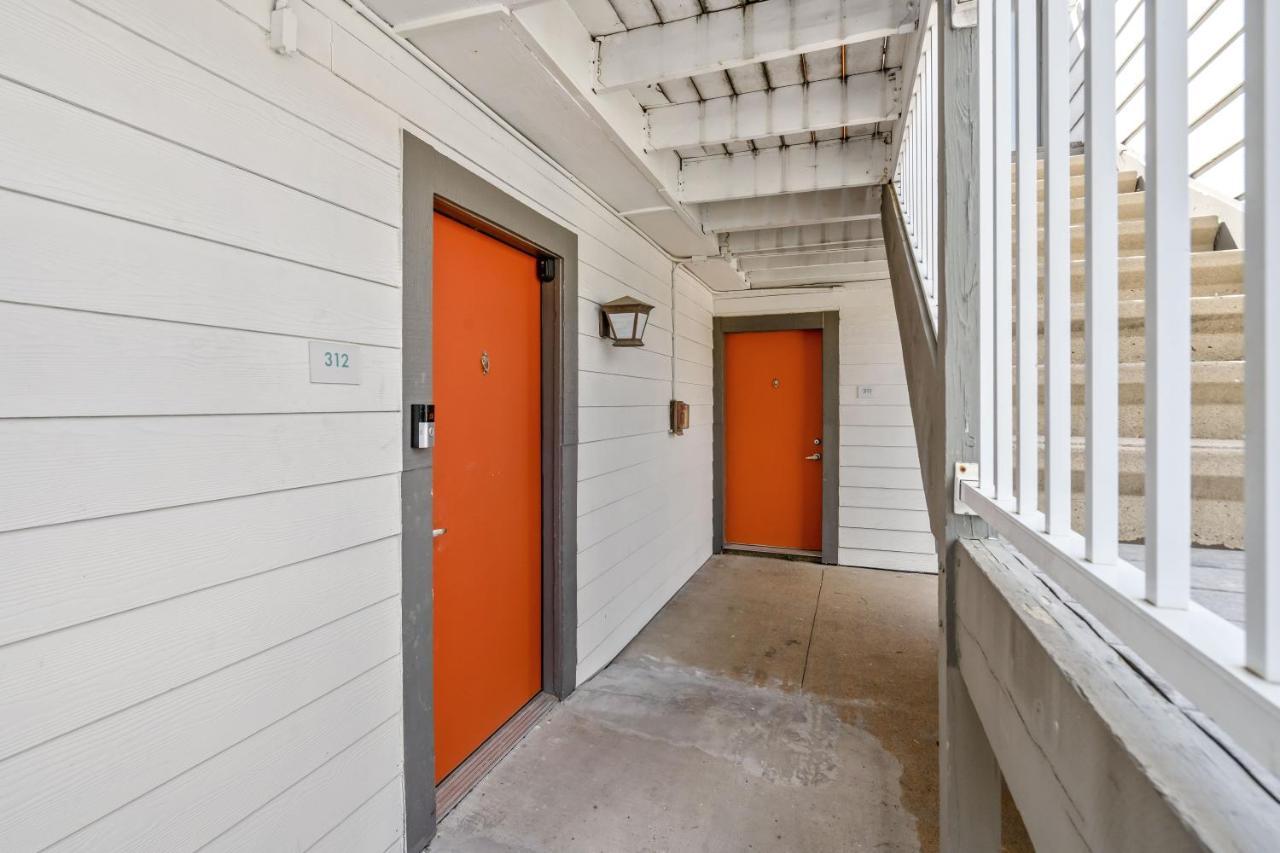 W Handicap Access - Walk To Texas Medical Center, Nrg, Rice University, Parks, Zoo Apartment *