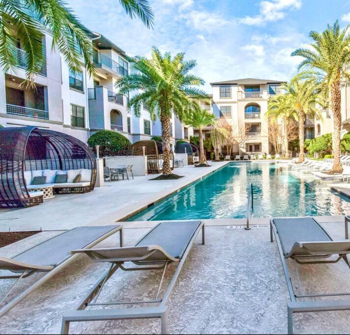 The Royal Apartment Houston
