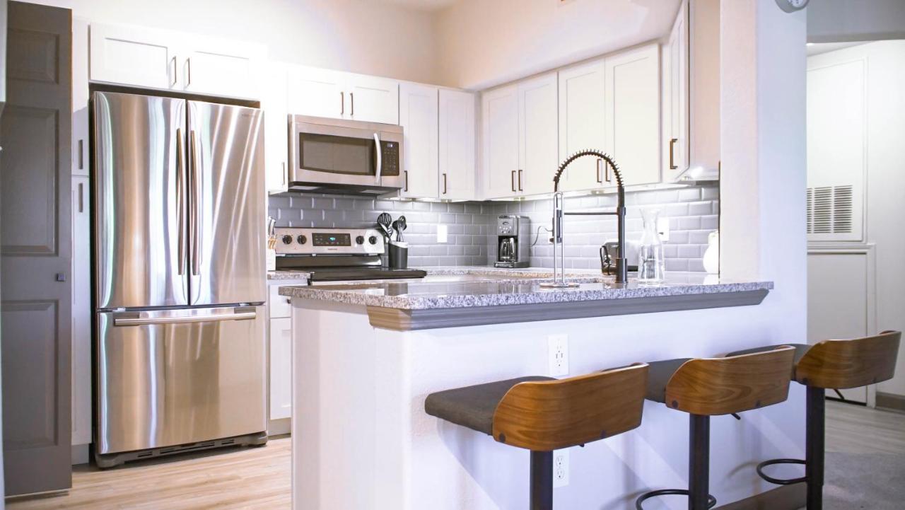 Beyond Living Houston Suites Near Nrg Apartment