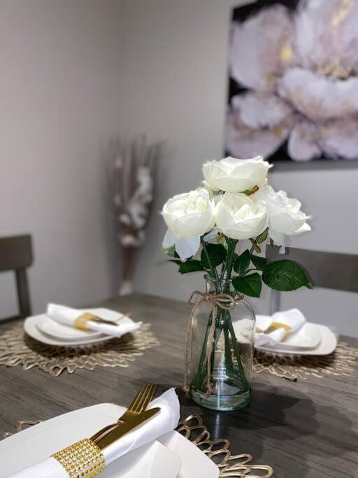 Your Warm Spacious Unit With Pool - Medical Center Apartment Houston