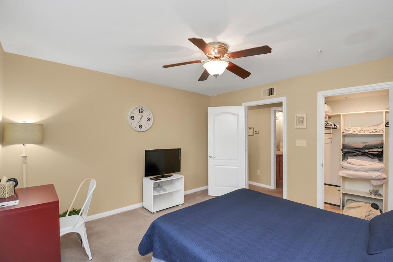 The Cure Lounge Apartment Houston