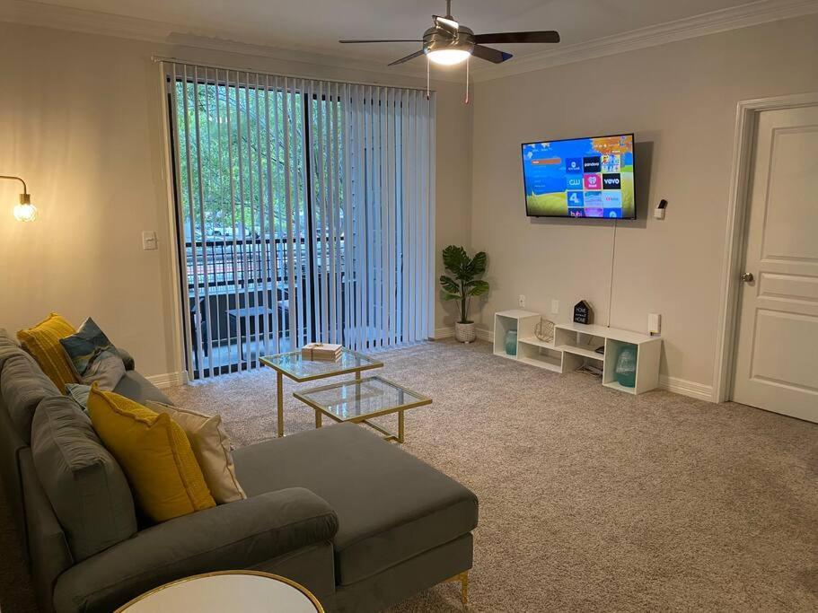 Apartment Your Warm Spacious Unit With Pool - Medical Center *