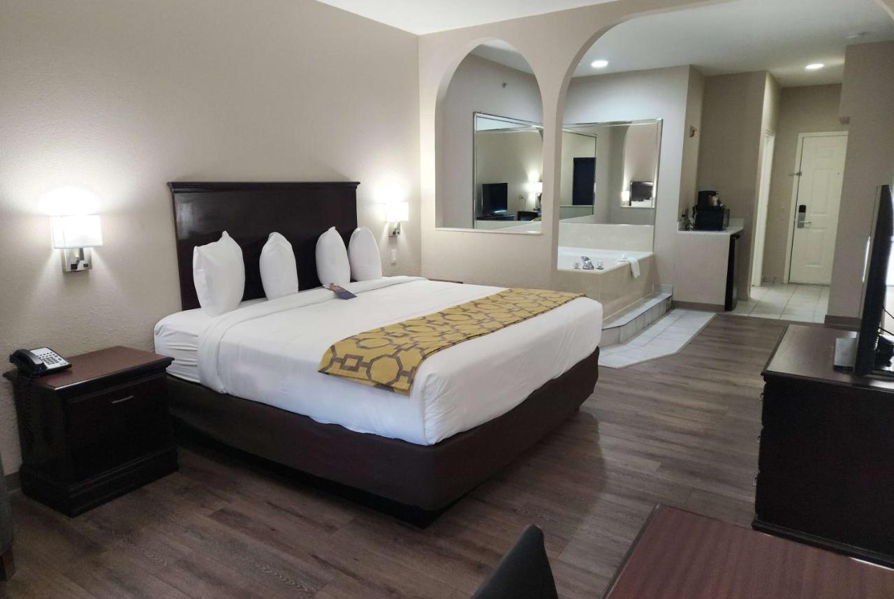 Baymont By Wyndham Brookhollow Hotel Houston