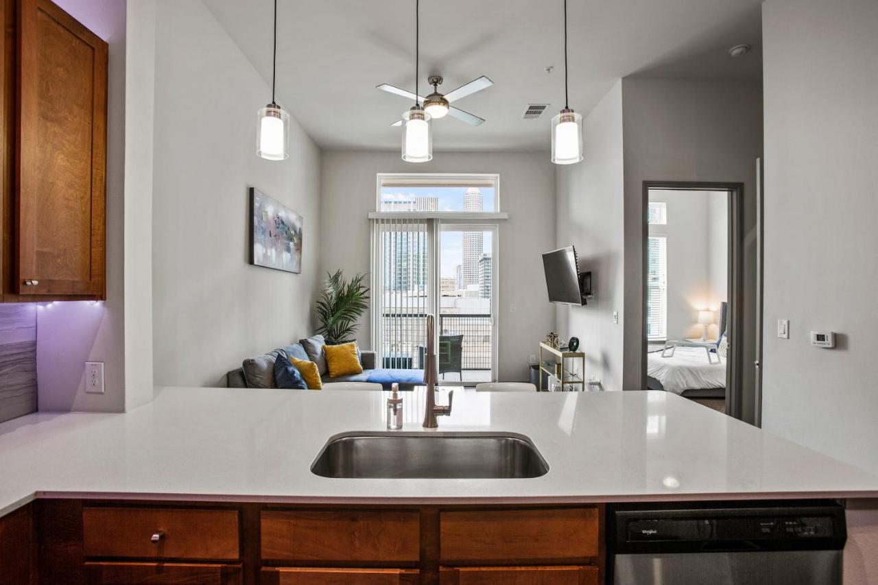 Downtown W Pool And Free Parking 6 Apartment