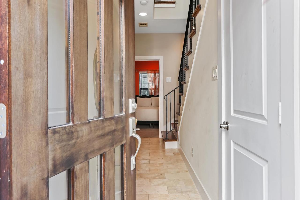 In Style - Mins To Downtown - 5 Beds With Balcony * Houston