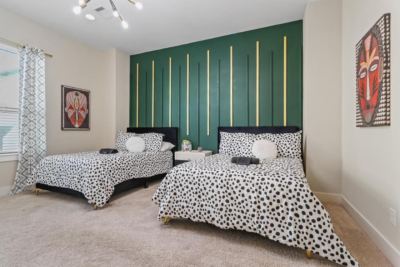 In Style - Mins To Downtown - 5 Beds With Balcony Holiday home