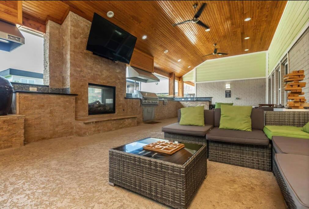 Lovely 2 Bedroom/2 Bath Houston, Heights/galleria Apartment