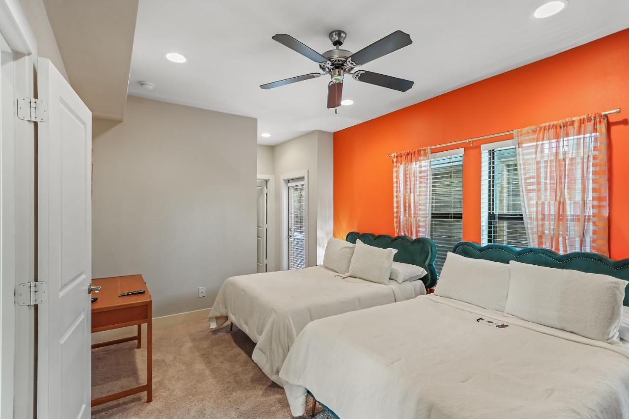 Holiday home In Style - Mins To Downtown - 5 Beds With Balcony *