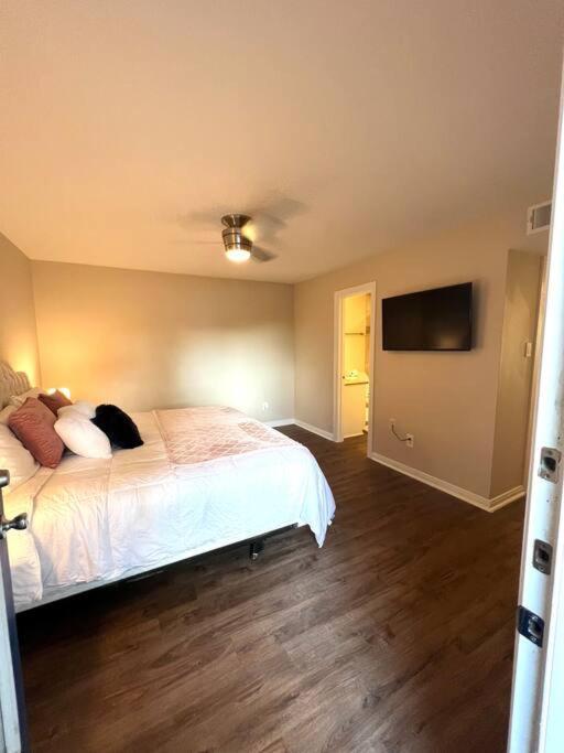 Lovely 2 Bedroom/2 Bath Houston, Heights/galleria * Houston
